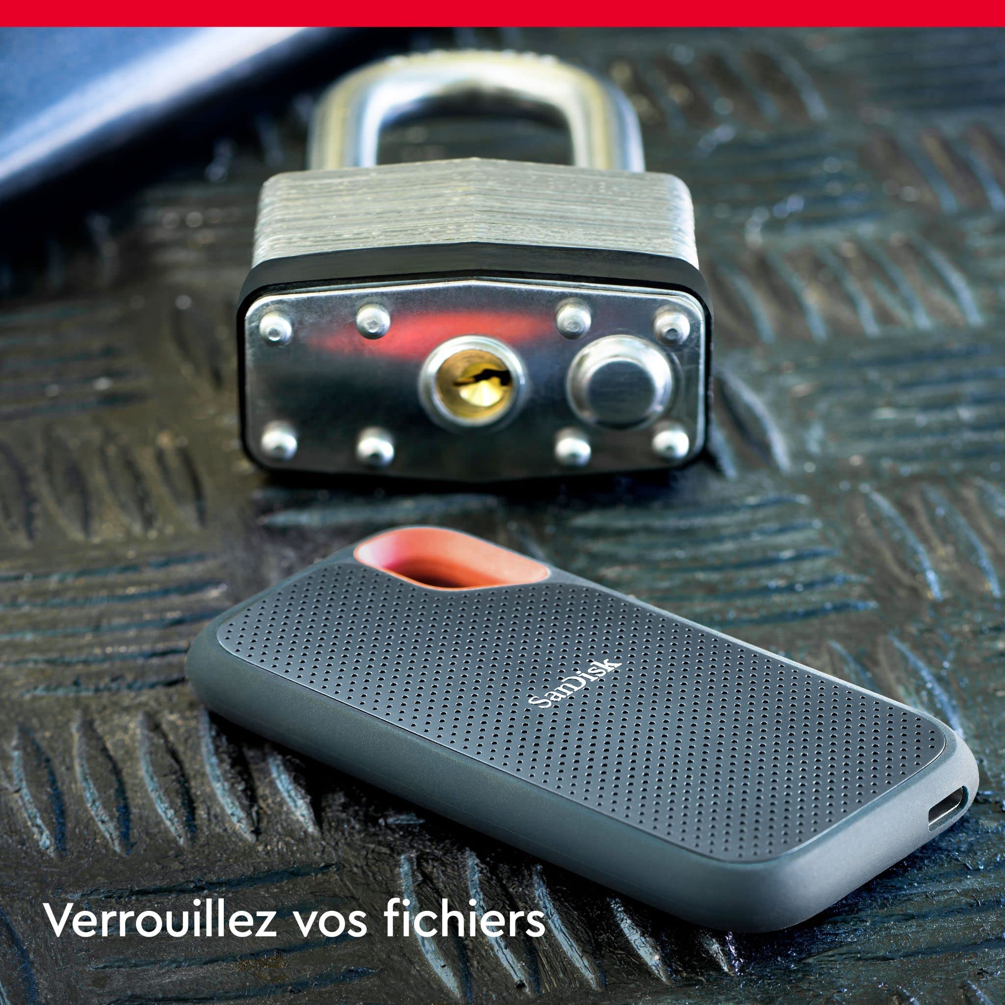 SANDISK Extreme Disque SSD Externe 1 To (jusqu'à 1050 Mo/s en lecture, 1000 Mo/s en écriture, USB-C, Portable NVMe, Résistance à la poussière et à l'eau classée IP65, Mousqueton pratique) Noir