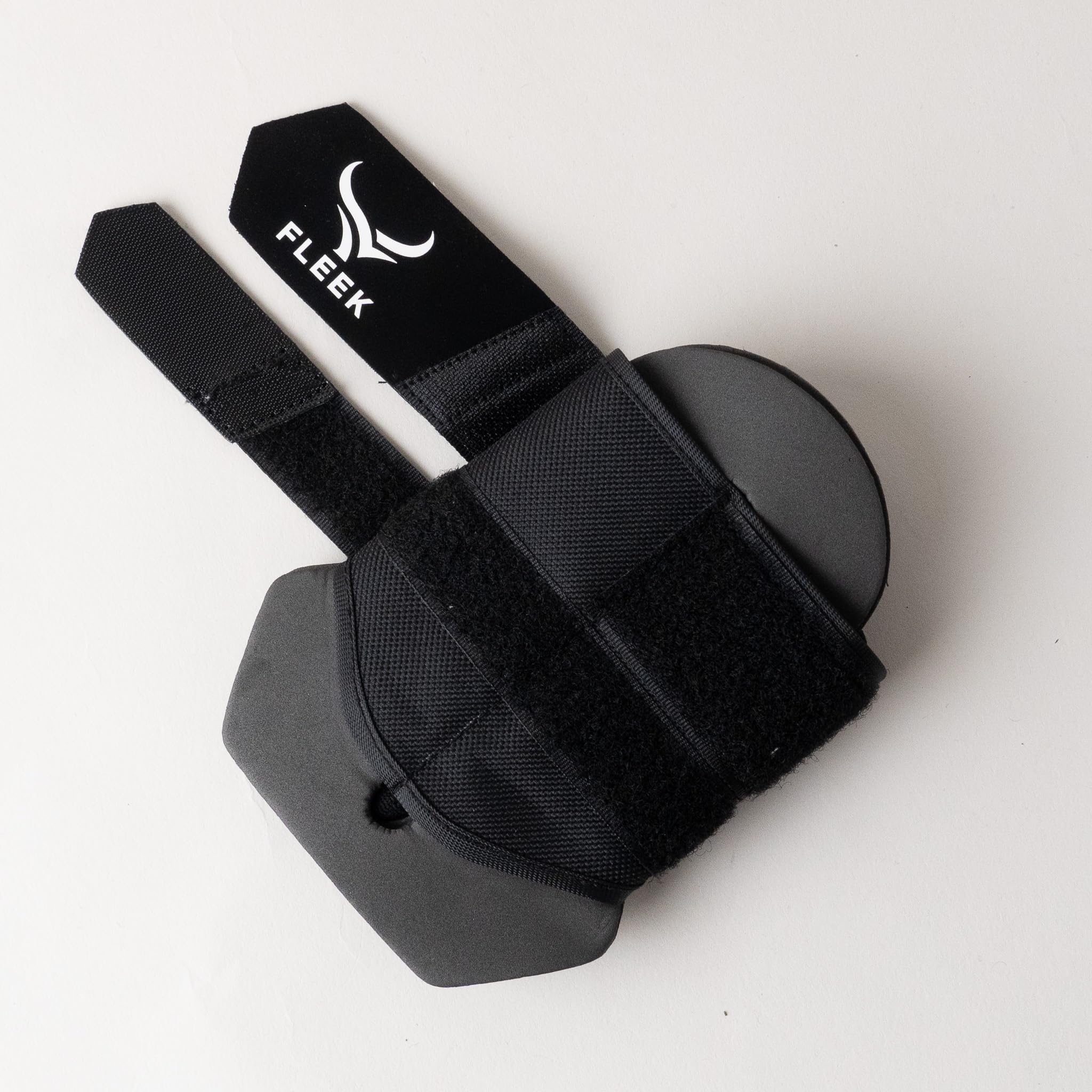 Amazon.co.jp: FLEEK フットボール リストガード スポーツ用