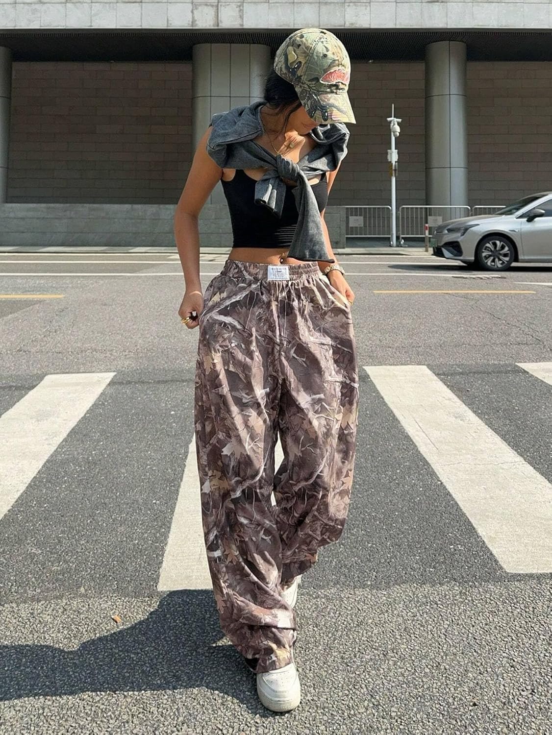 ZAFUL Women's Camo Cargo Pants Y2K Elastic High Waisted Wide Leg Casual Straight Pants Joggers Sweatpants with Patch Detail - Image 5