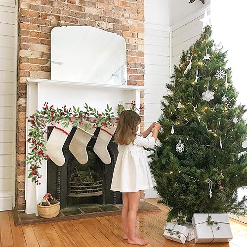 Miniatura 6 de Lvydec Guirnalda de bayas rojas para decoración navideña, guirnalda de vegetación artificial de 6 pies con bayas rojas y hojas verdes para