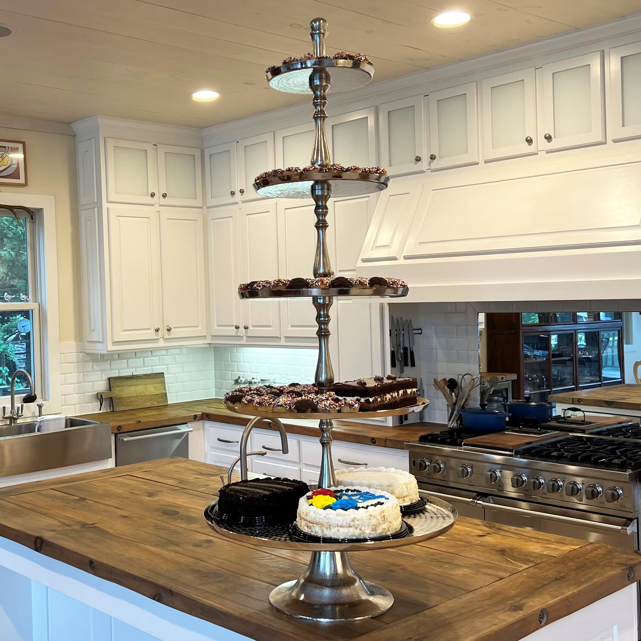 Old World Grand Hotel 5 Tier Stand Decorative, Polished Silver Aluminum,  Etched and Polished Artisan Finish, Luxurious Style, Pedestal Base, Over 5  Ft, 61.75 Inches : Amazon.sg: Home