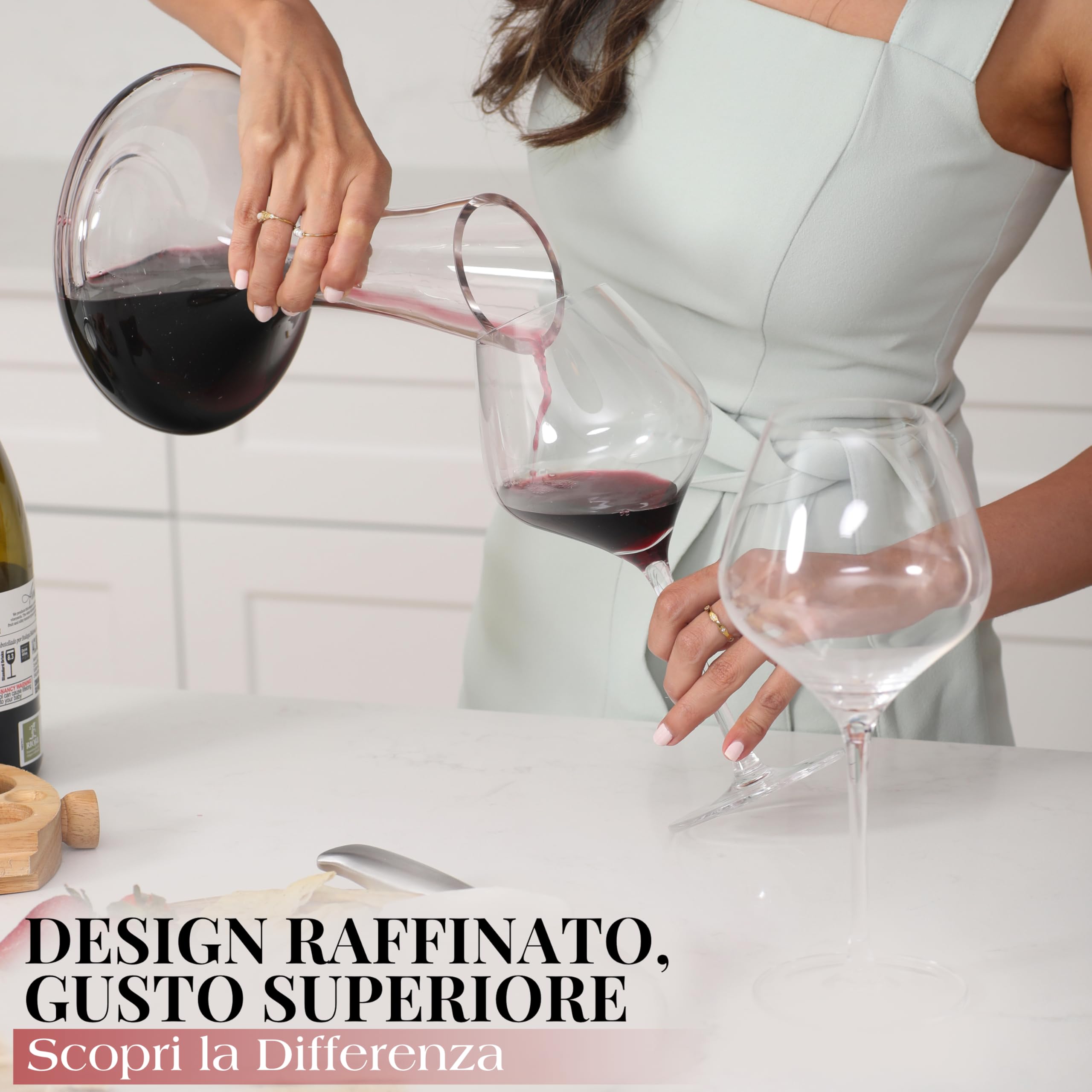 Gusto Nostro Decanter Vino in Cristallo con Tappo in Marmo – Caraffa Vino in Vetro Soffiato Senza Piombo per Vini Rossi – Decanter da 750 ml con Tappo in Pietra Naturale – Design Elegante Inclinato