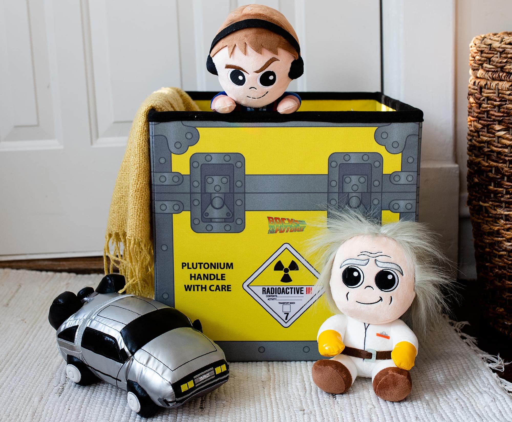 Amazon｜Back to the Future プルトニウム 15インチ 折りたたみ式収納