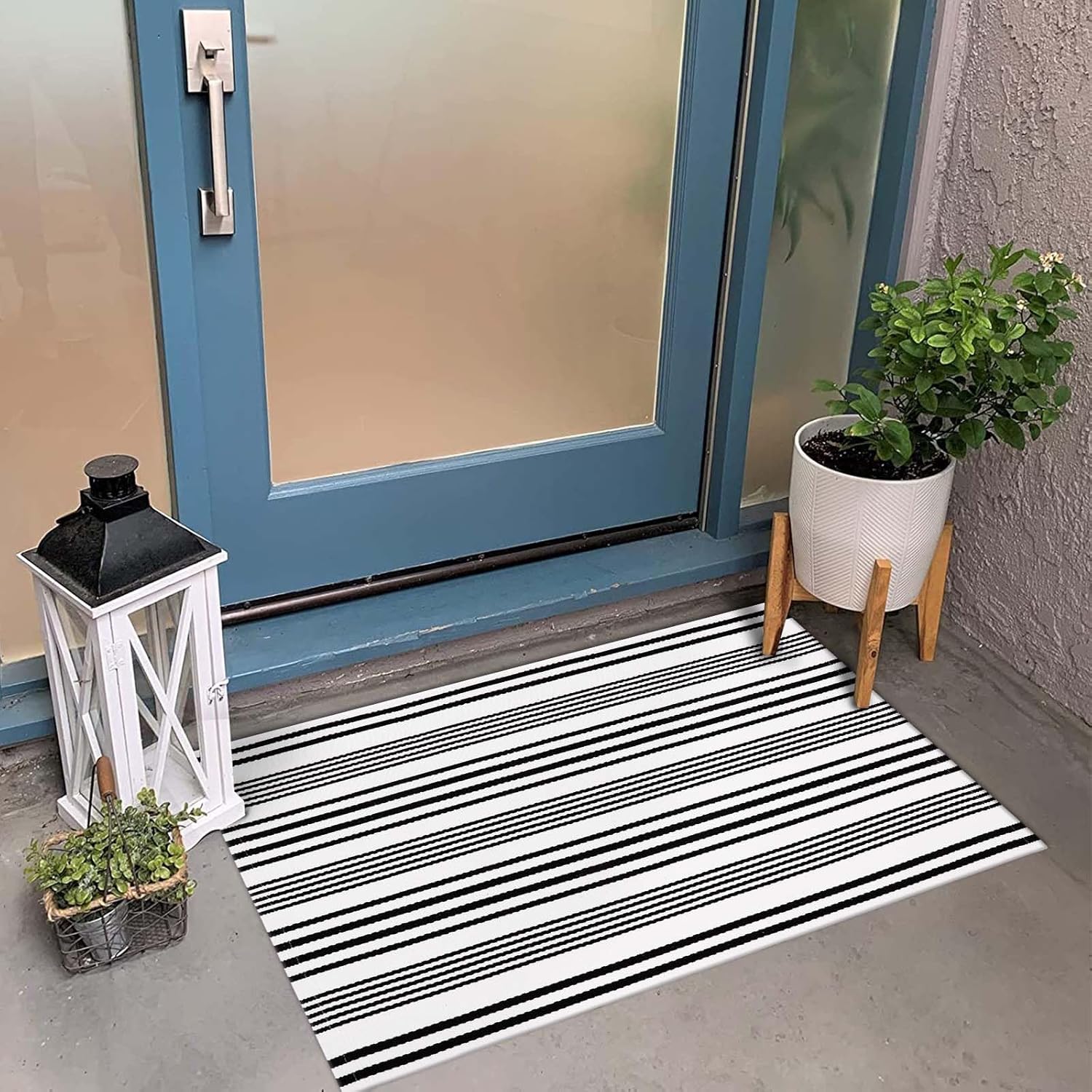 Tiveney Front Door Mat 2'x3', Black and White Striped
