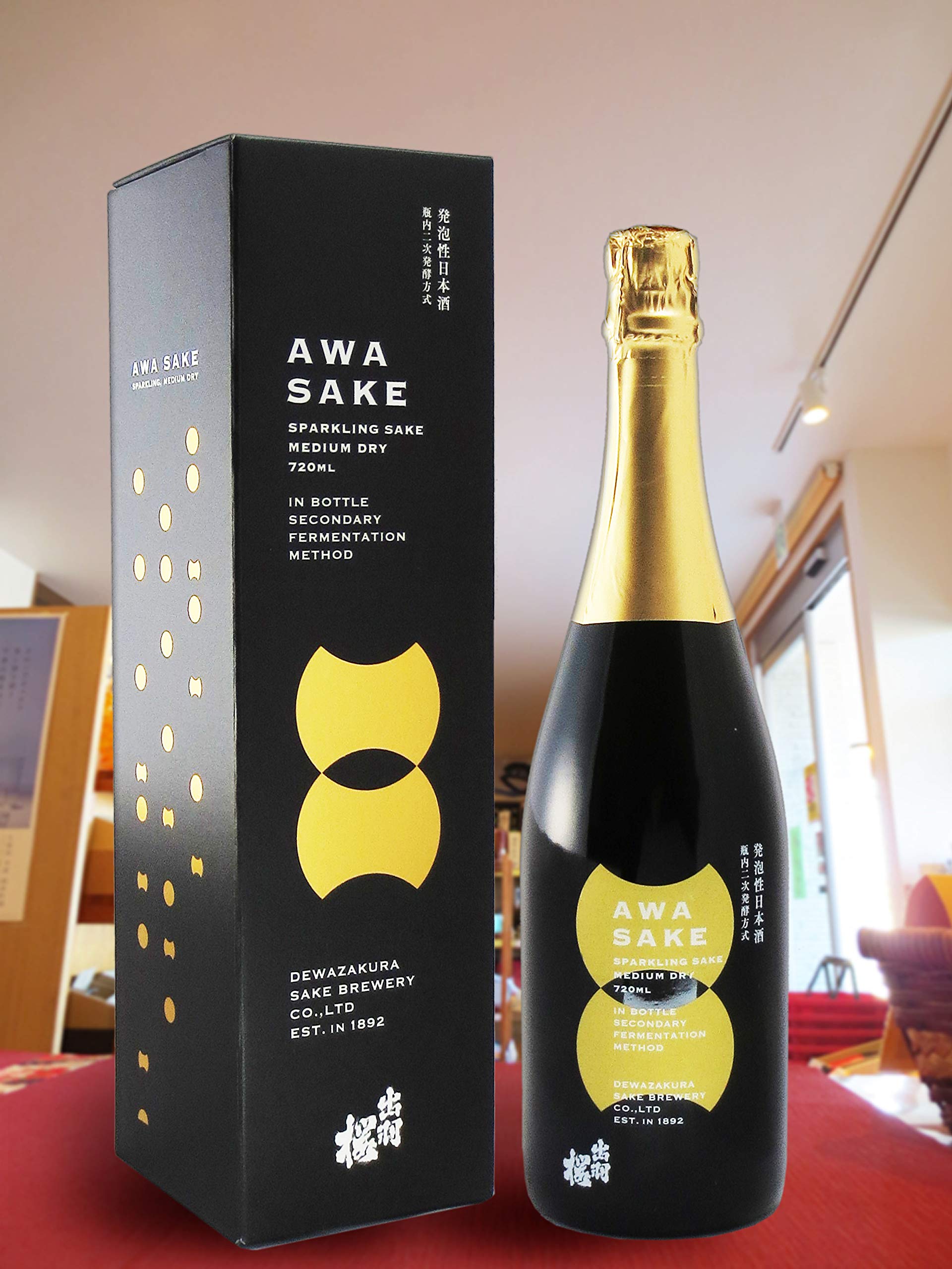 Amazon.co.jp: 出羽桜 AWA SAKE 720ml 箱入り : 食品
