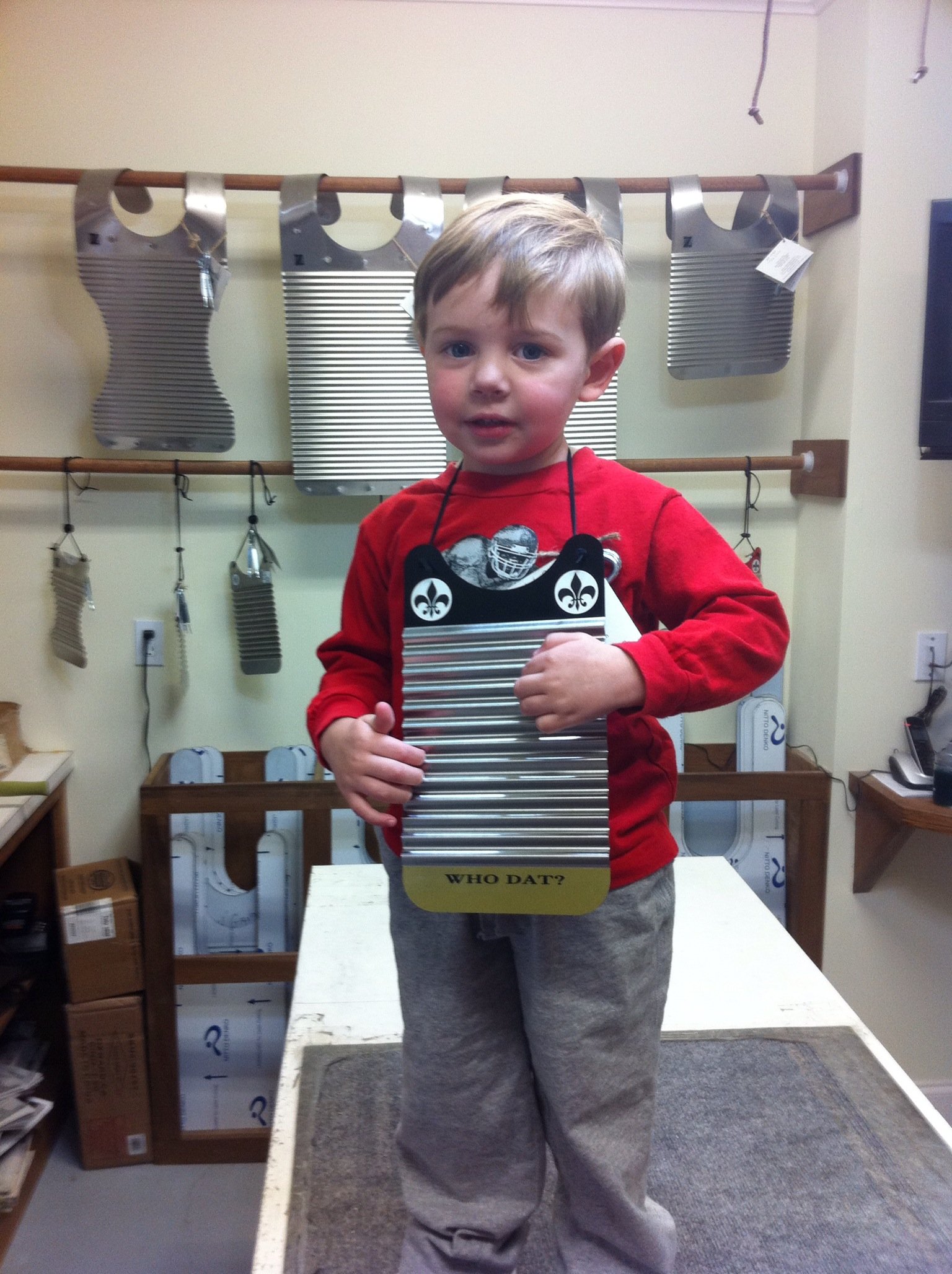 Amazon.com: Handmade Mini Black and Gold Zydeco Washboard Rubboard