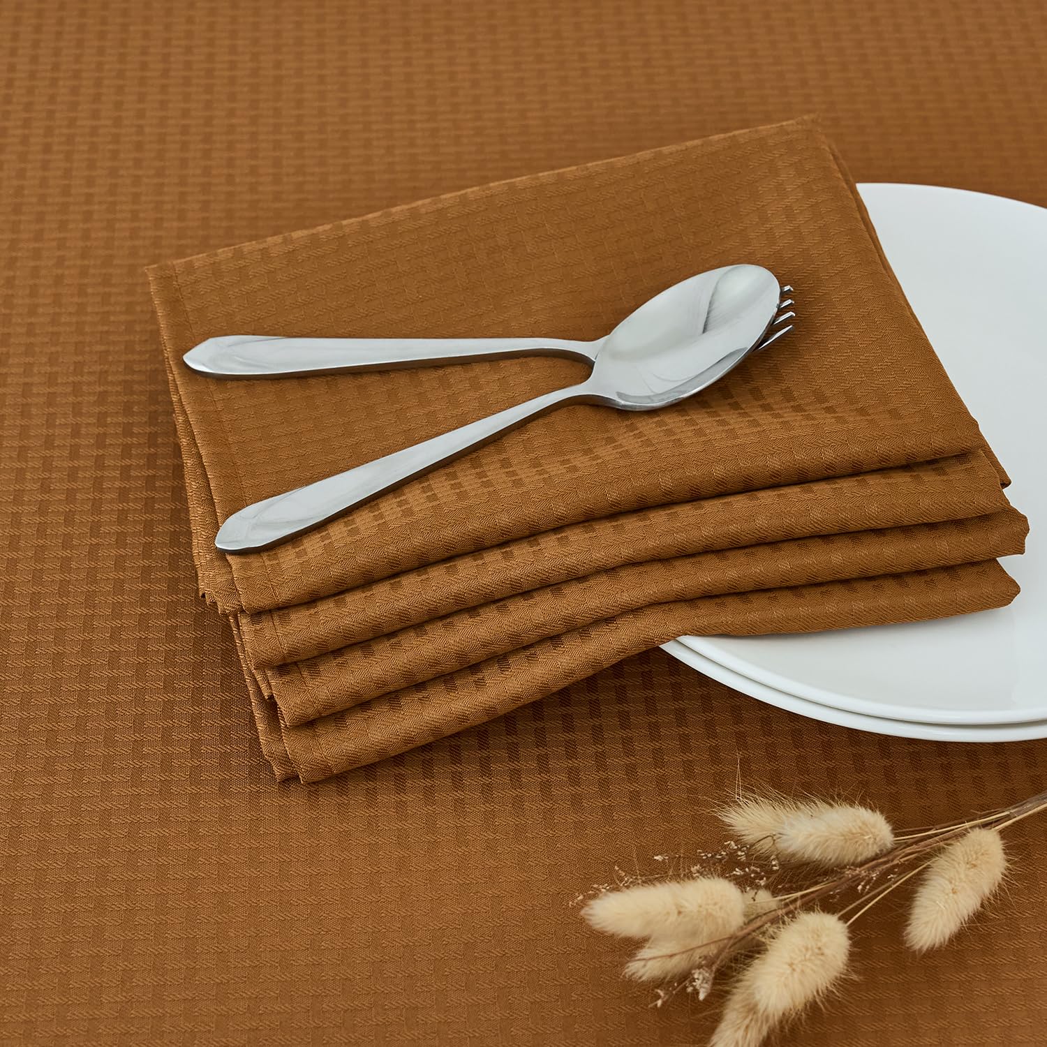 maxmill Fall Cloth Napkins 20 x 20 Inch Weaved Texture Design Soft Comfortable Luxury Serviette for Harvest Thanksgiving Family Dinners Weddings Parties and Banquets Set of 4 Pieces, Amber