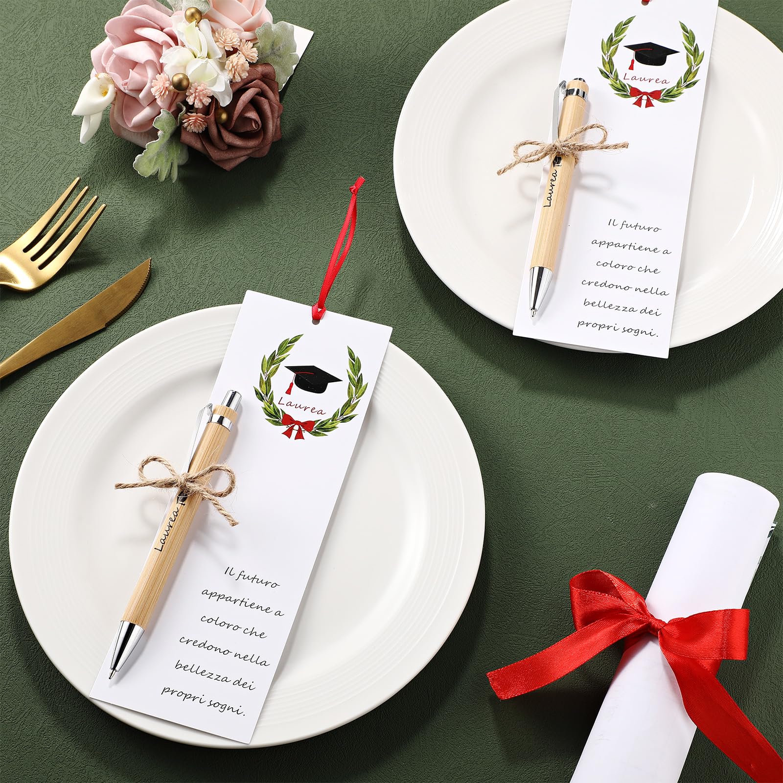 Clabby 36 Set Segnaposto Laurea Regalo per Festa di Laurea Includono 36 Penne a Sfera e 36 Cartoncini per Tavolo Segnalibro per Laureati Bomboniere Decorazioni