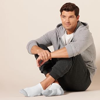 Amazon Essentials Men's Performance Breathable Cotton-Poly Blend Cushioned No Show Running and Trainer Athletic Ankle Socks
