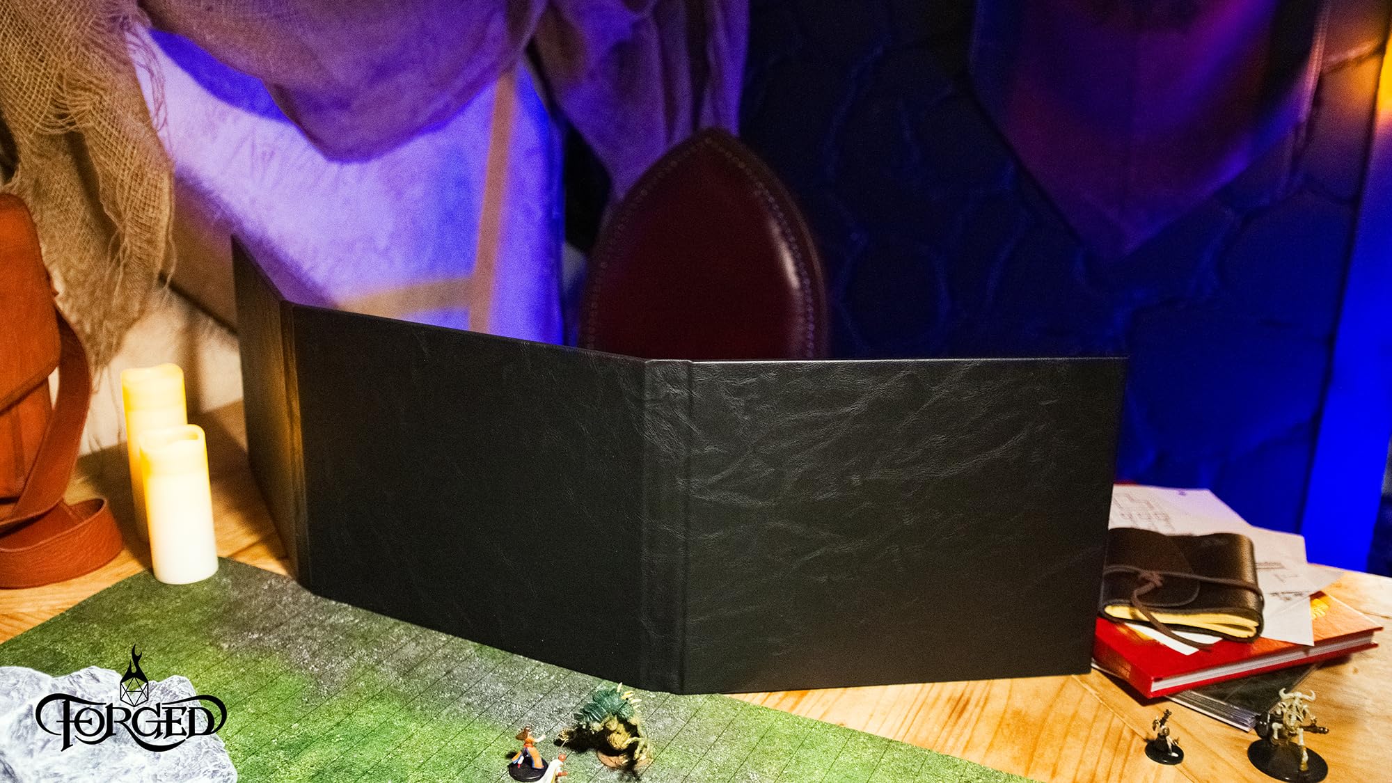 Premium Game Master Screen – Orientation paysage – Accessoire pour campagnes RPG de table – Noir