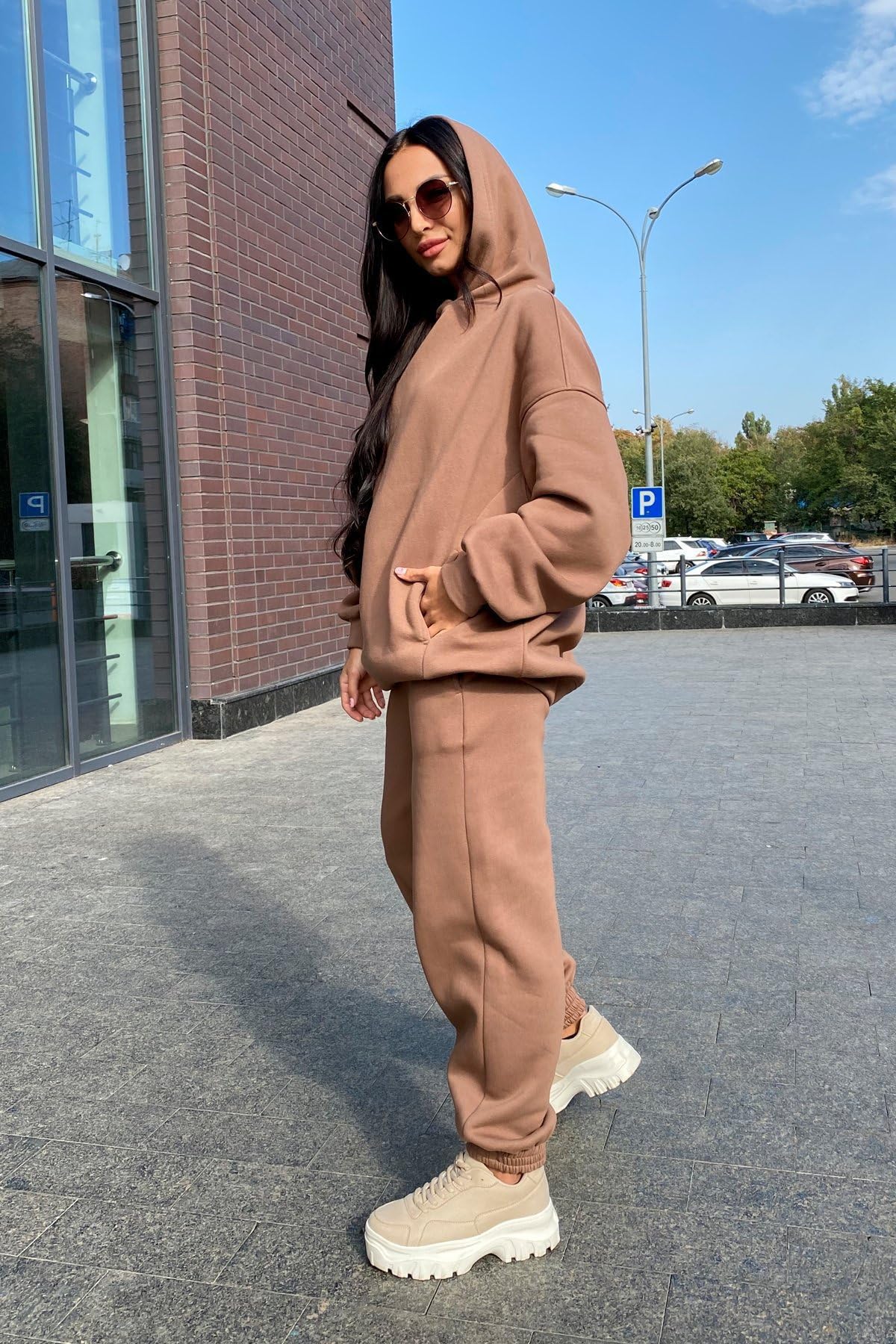 Conjunto de sudadera con capucha y pantalón deportivo de gran tamaño para mujer, ropa de descanso de forro polar de dos piezas para descansar y correr — view 4