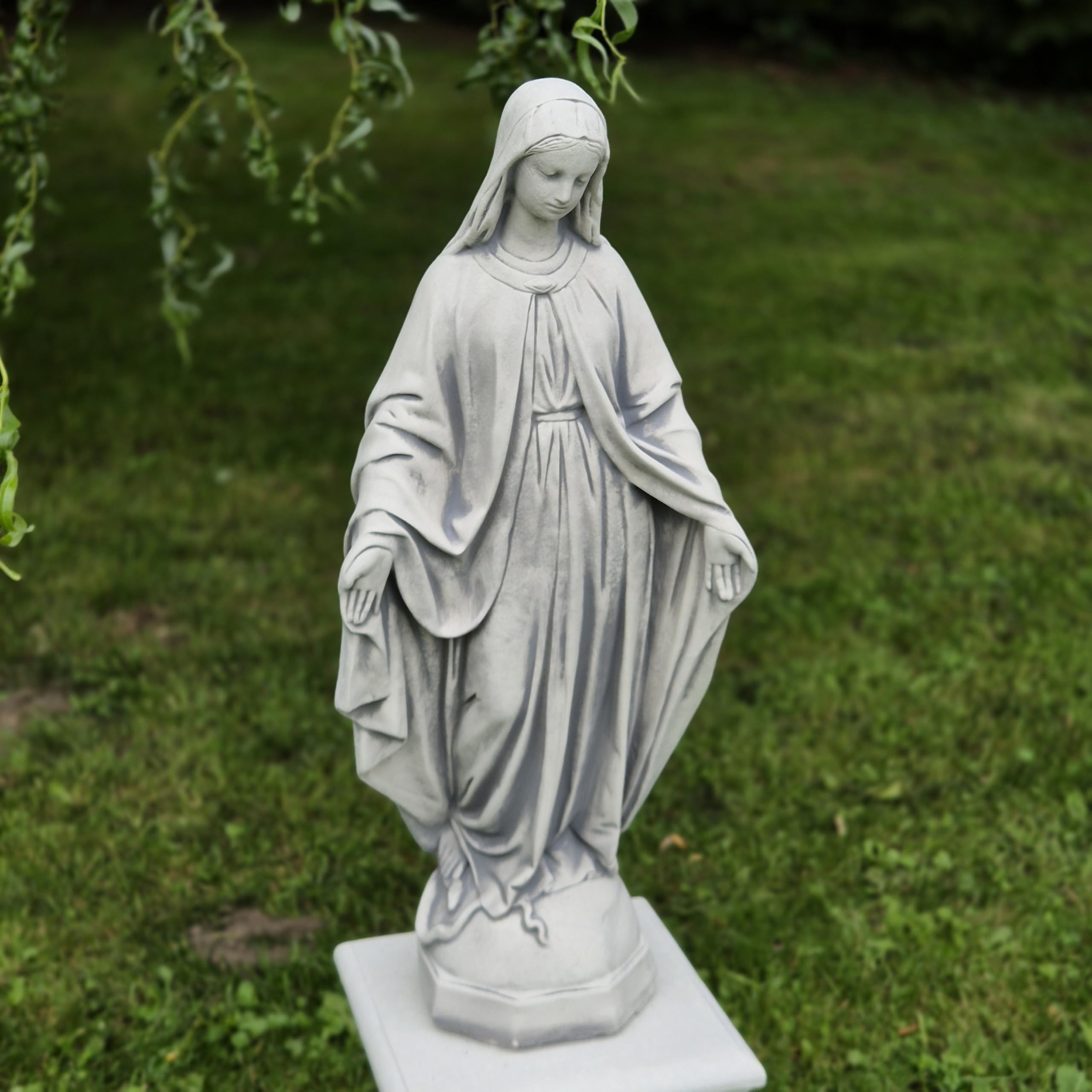 FABRIQ Statua di Santa Madonna su colonna, grande Vergine Maria in pietra massiccia (altezza 63 cm, 16 kg), per giardino e casa, regalo religioso e per la madre di Dio