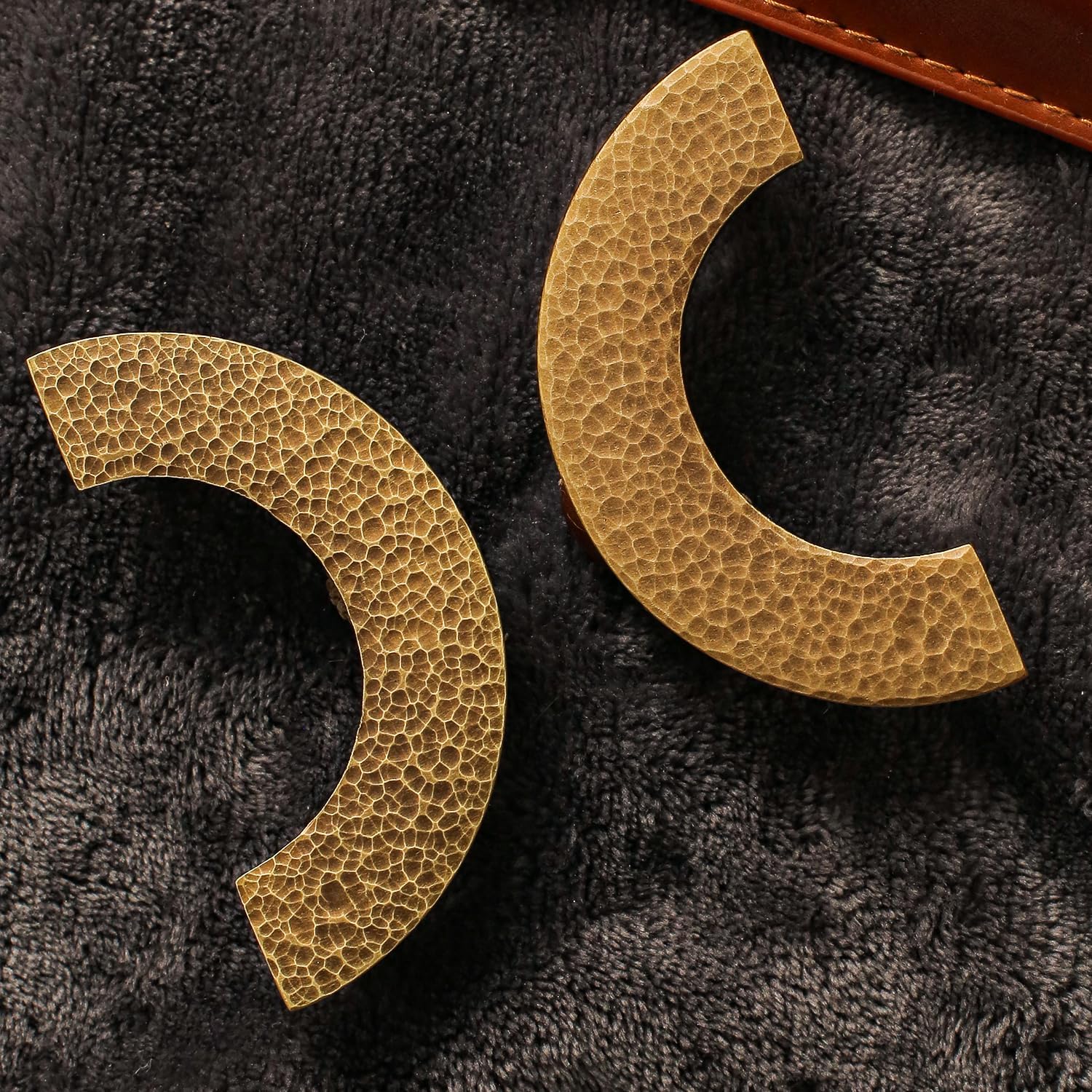 10 Pack 3-2/5 Inch Half Moon Gold Pull Finger Edge Pulls Cabinet Kitchen Dresser Pulls Half Round Hammered Brass Drawer Pulls Vintage Hardware, S