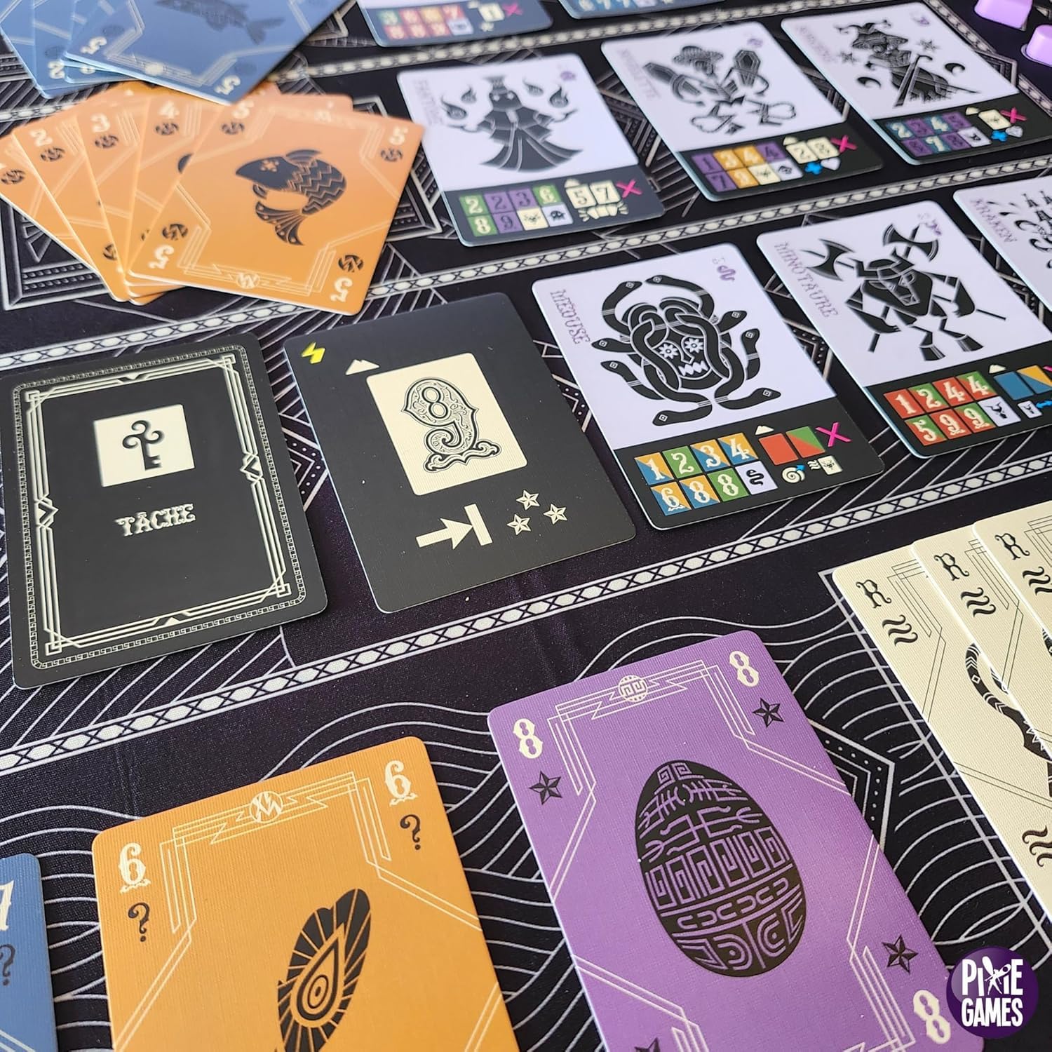 Blumie Shop Eternal Decks Jeu de Cartes Coopératif + 1 Décapsuleur - 1 à 4 Joueurs - À Partir de 14 Ans