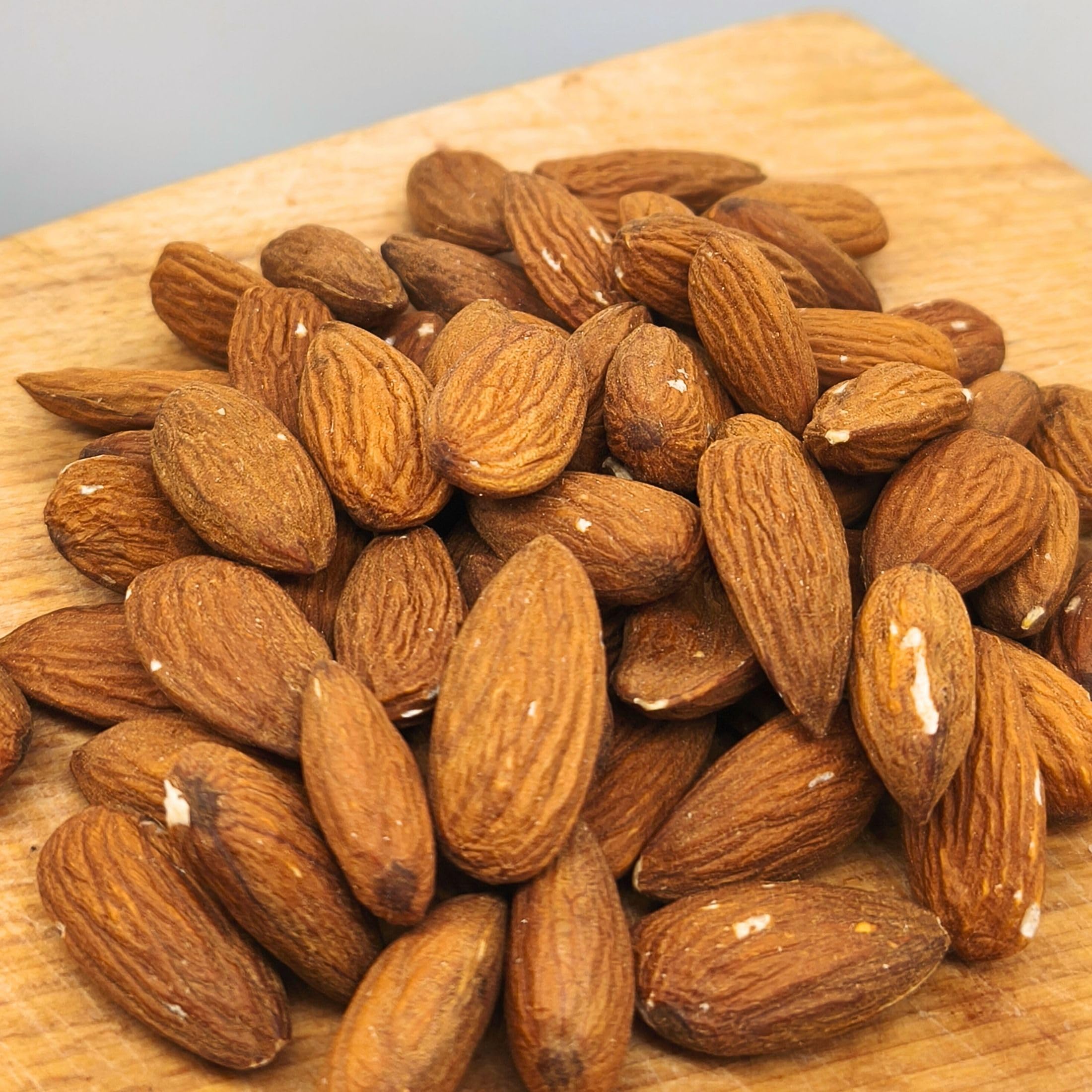 BULK & Tasty. Mandeln Naturbelassen 1kg Ganz, Natural. Kein Salzzusatz, Nicht Geröstet. Almond Kernels - Pure, Natural, Premium Selection Whole Nuts Großpackung Für Nussmischung/Nussmix