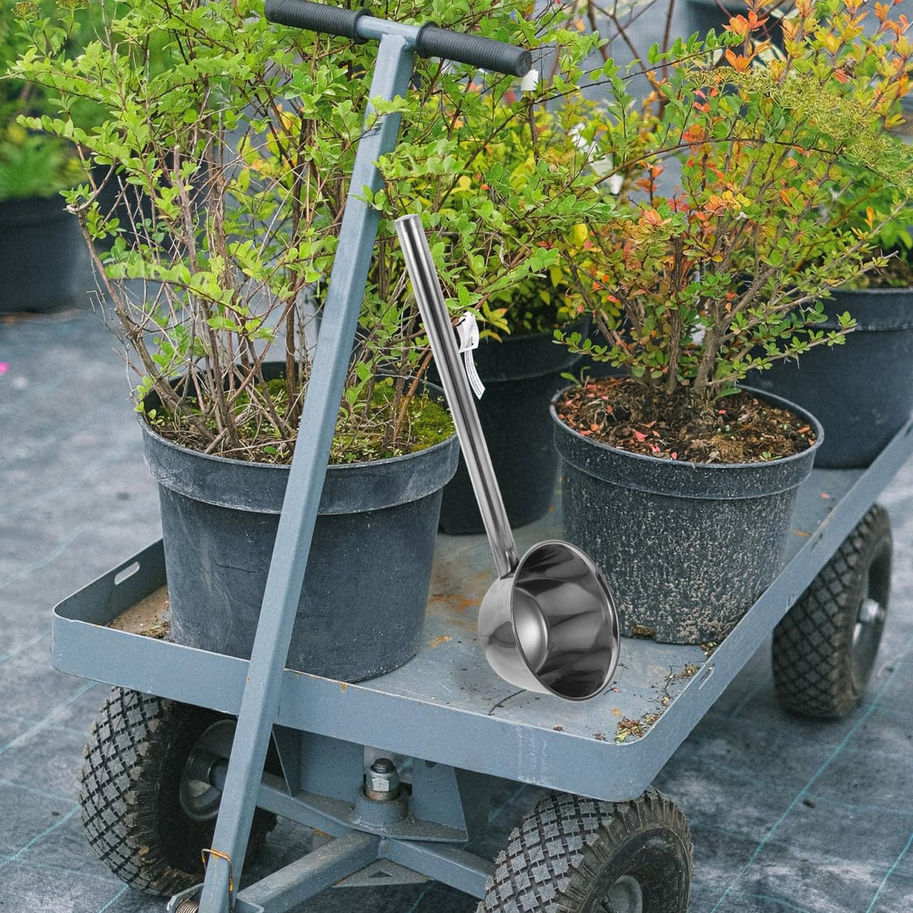 ABOOFAN 1 louche à eau à long manche en acier inoxydable fiable pour arroser le jardin et la cuisine pour un versement facile