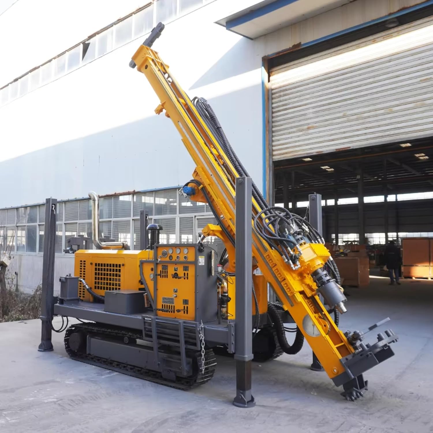 Reverse Circulation Mining Drill Rig, Diamond Core RC Drilling Equipment, Crawler Borehole Drilling Machine for Geological Exploration with Customizable Specifications