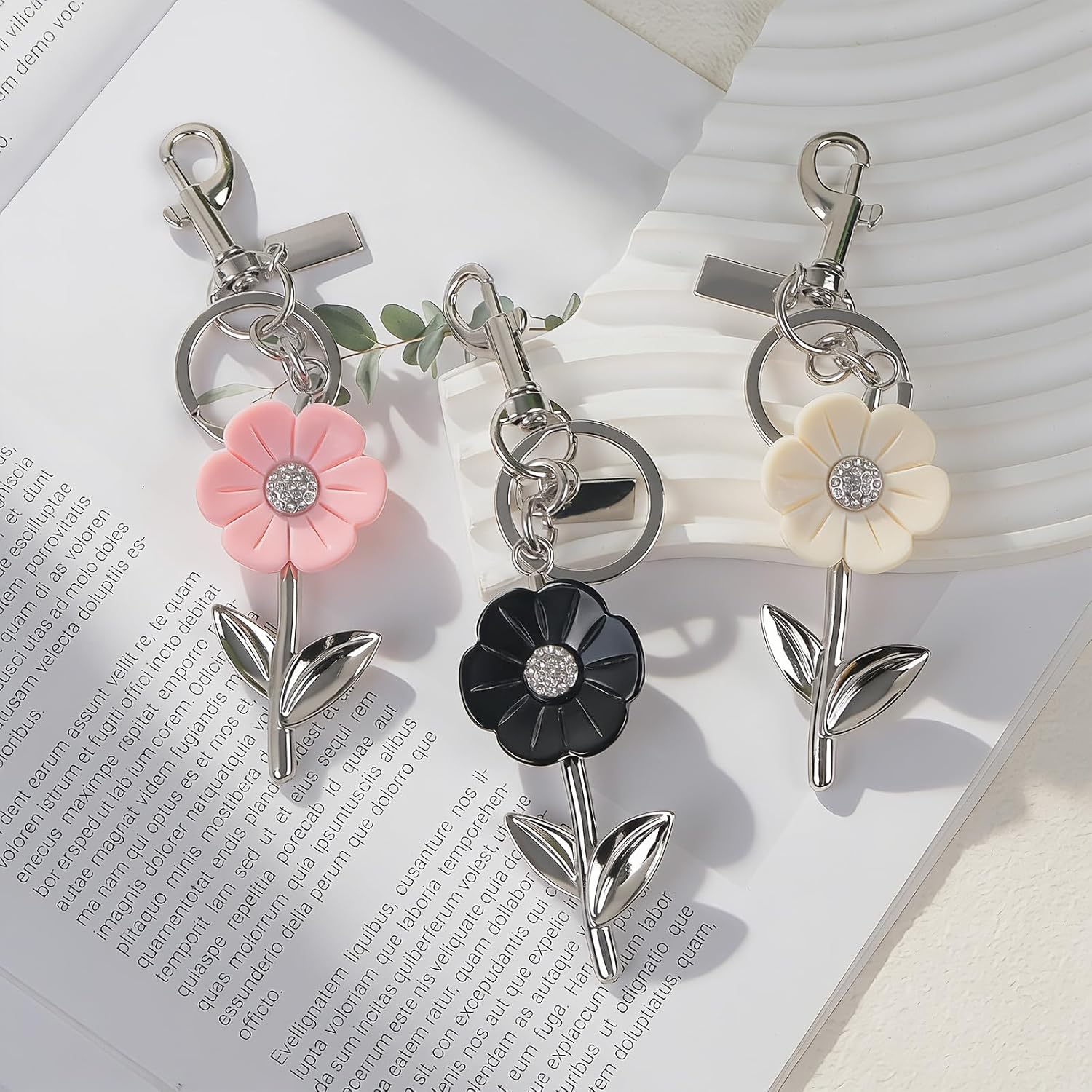 Snycler Daisy Keychain Gold Bag Charm for Purse Handbag Backpack Elegant Key Ring for Women