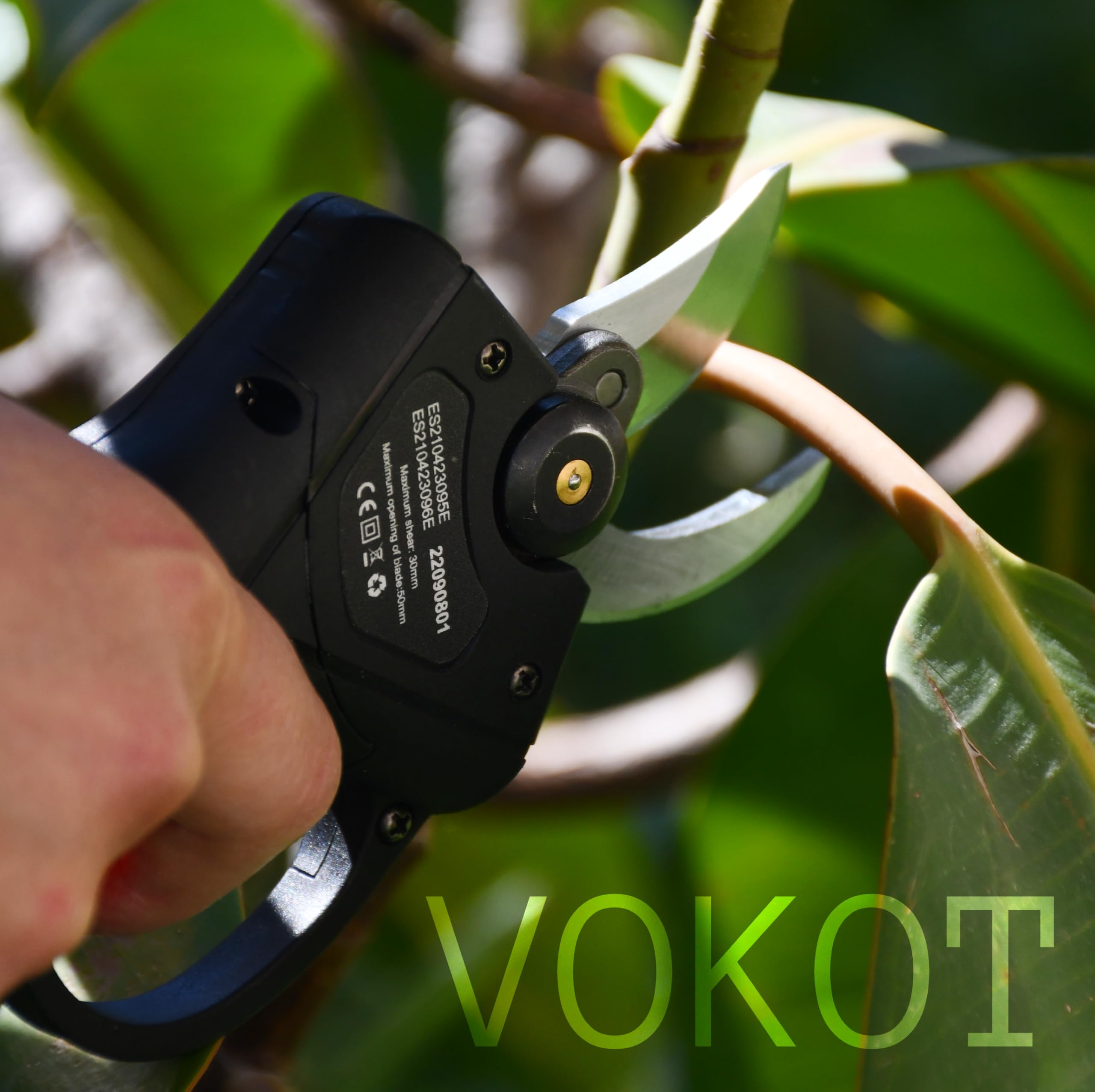 P1 Forbici Potatura a Batteria 21V Professionali, Cesoie Elettriche con 2 Batterie al Litio 2.0Ah - Diametro Taglio 30mm - Motore Brushless, Valigetta Inclusa - Per Giardino, Uliveto e Frutteto