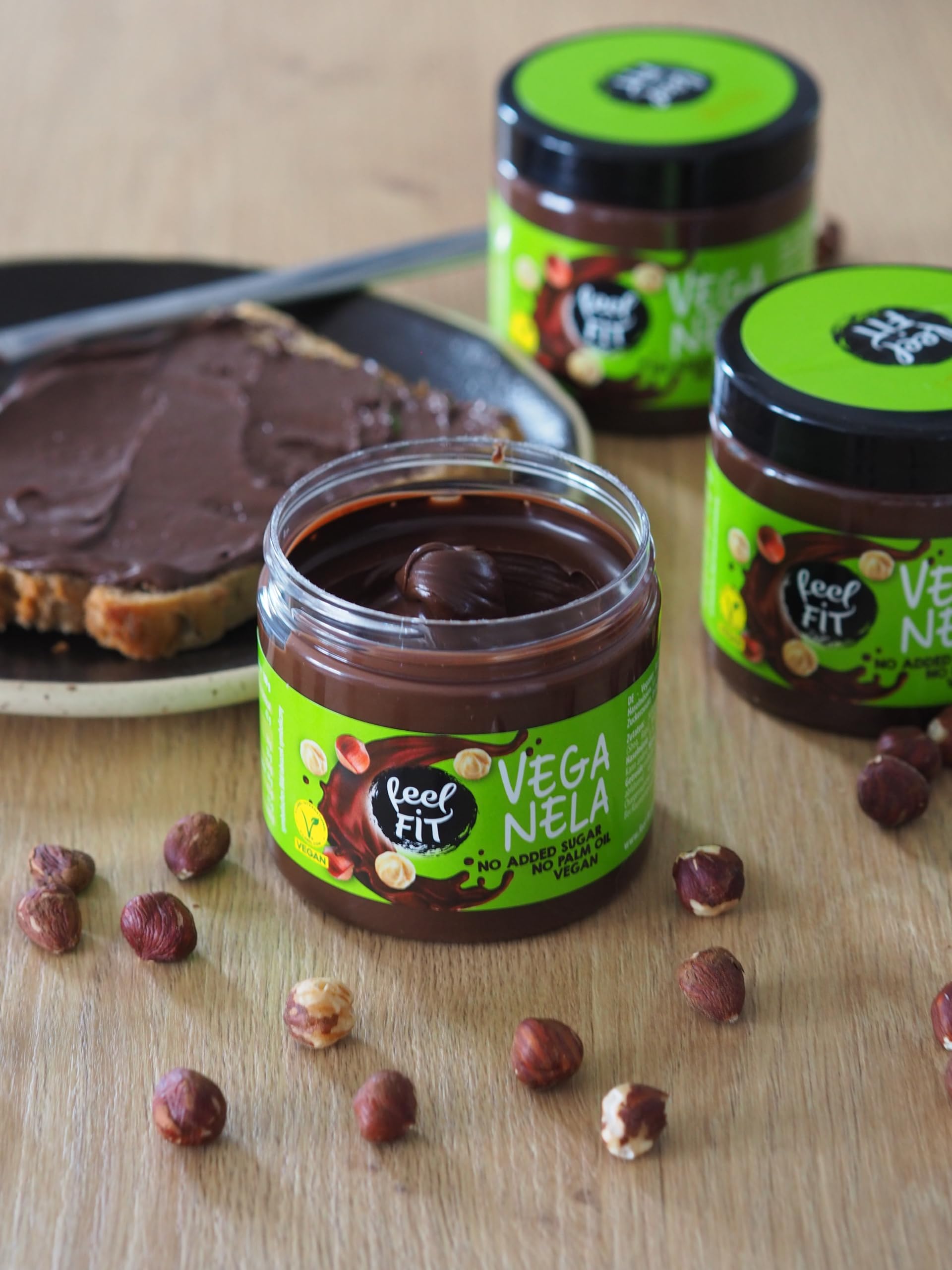 Feel FIT VEGANELA - Haselnuss-Kakao-Aufstrich 6 x 200 g – vegan, ohne Zuckerzusatz, ohne Palmöl – Schoko-Nuss-Creme, Brotaufstrich ohne Zucker