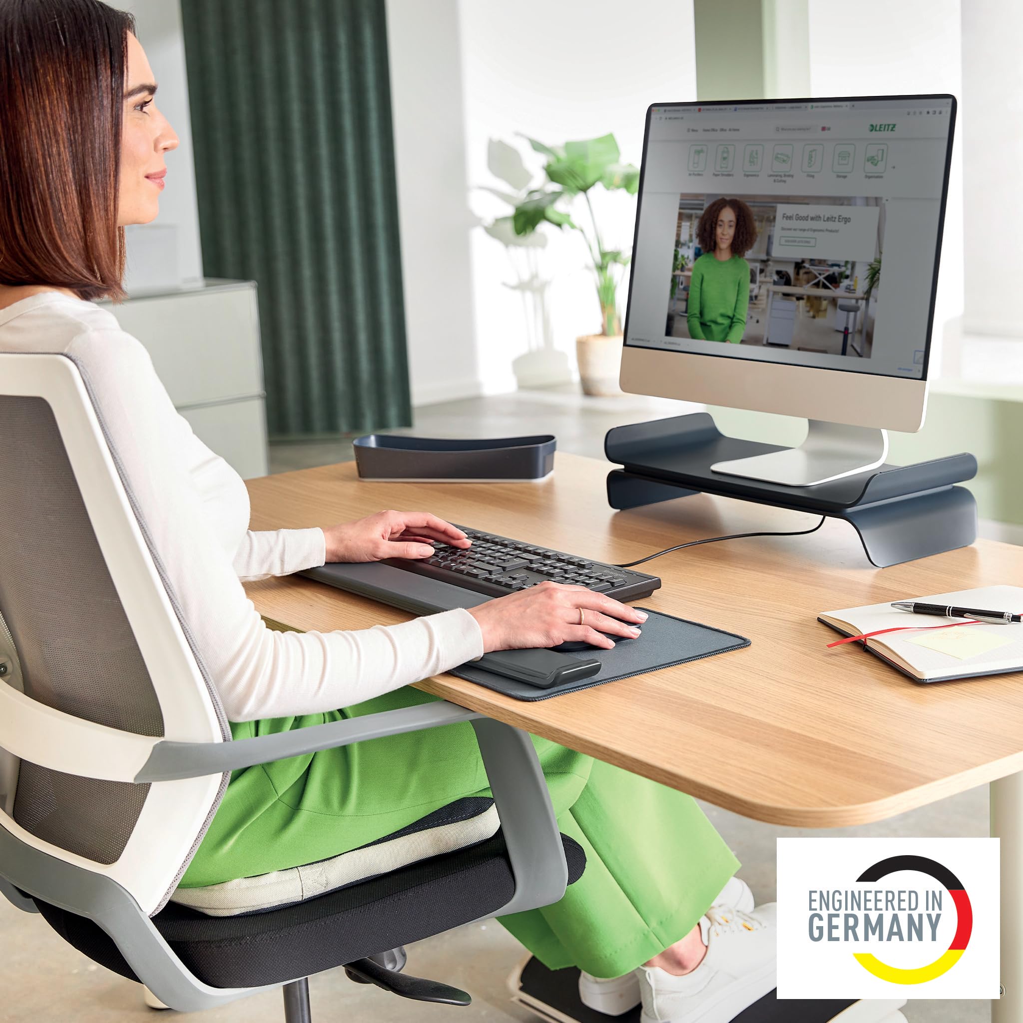 Leitz Ergo 65170089 Mouse Mat with Adjustable Wrist Rest, Two Height Settings, Improves Posture & Blood Circulation, Computer Mouse Pad, Ergo Series, Velvet Grey/White