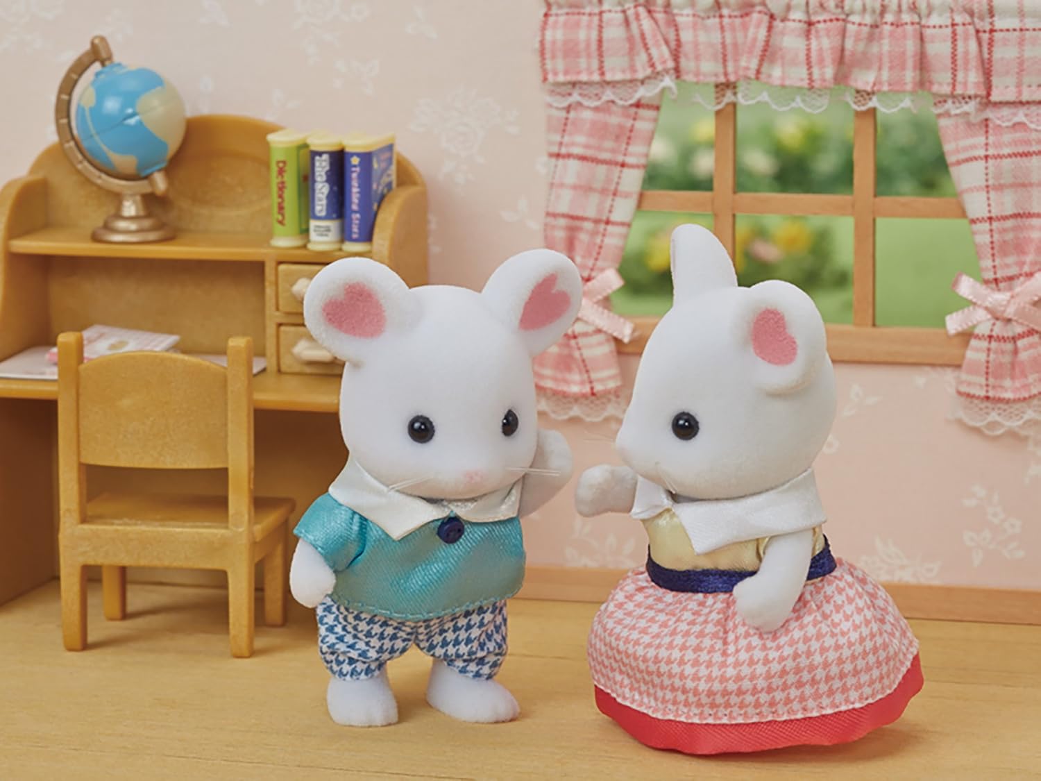 EPOCH Boy of Sylvanian Families Dolls Marshmallow Rats Ne -105