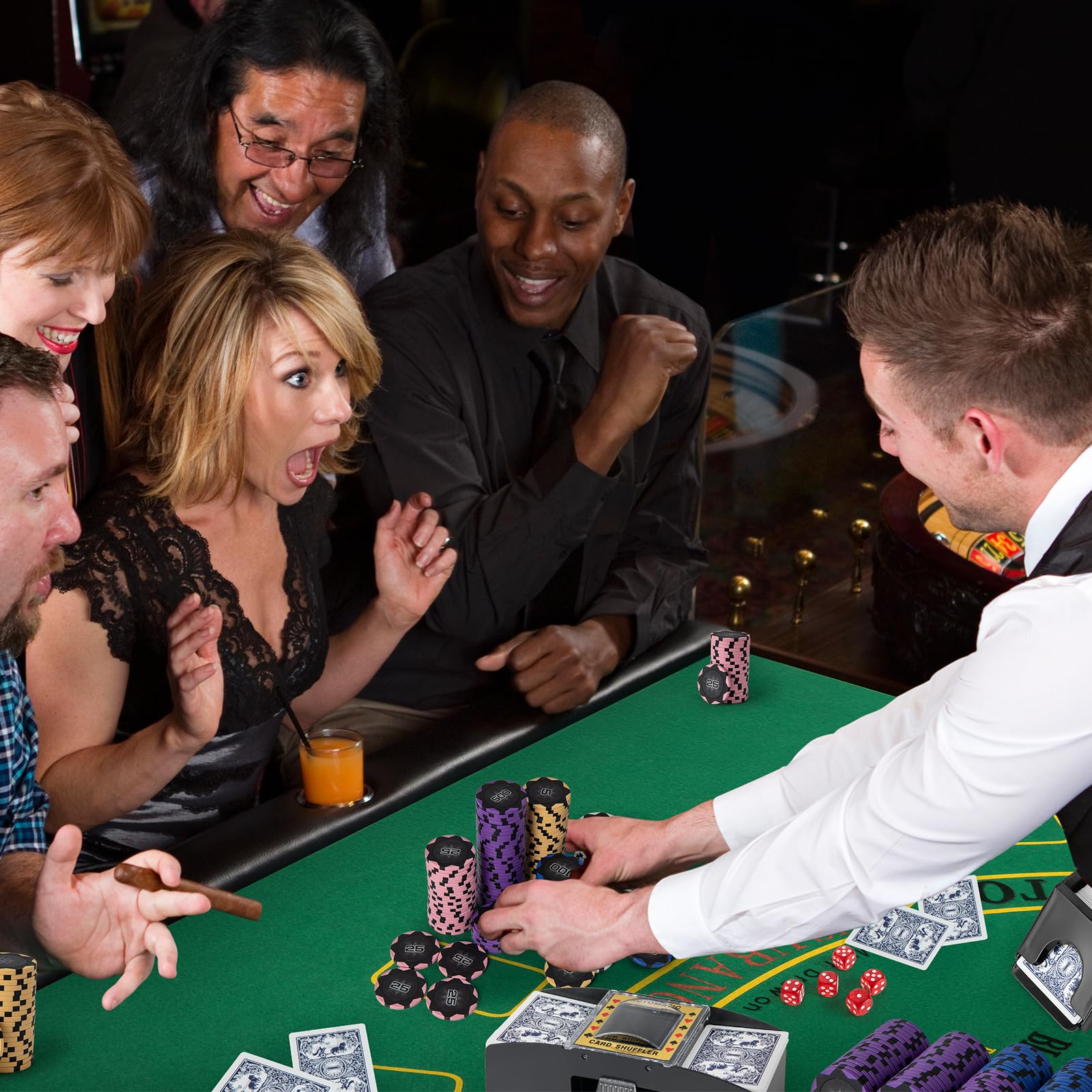GOPLUS Texas Holdem zestaw pokerowy, 300 sztuk, walizka do pokera z 2 taliami na karty i 5 kostkami, 3 guzikami dealera, ściereczka do pokera i automatyczny tasak do kart i wyrzutnik kart, zestaw do
