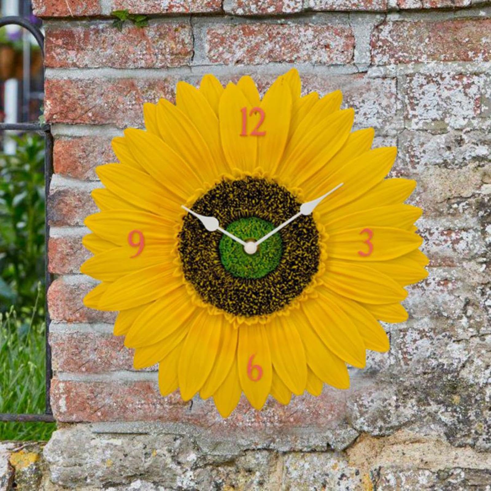 Orologio da parete con girasoli, orologi sospesi che valorizzano gli spazi interni con il fascino rustico della fattoria, orologio da esterno per