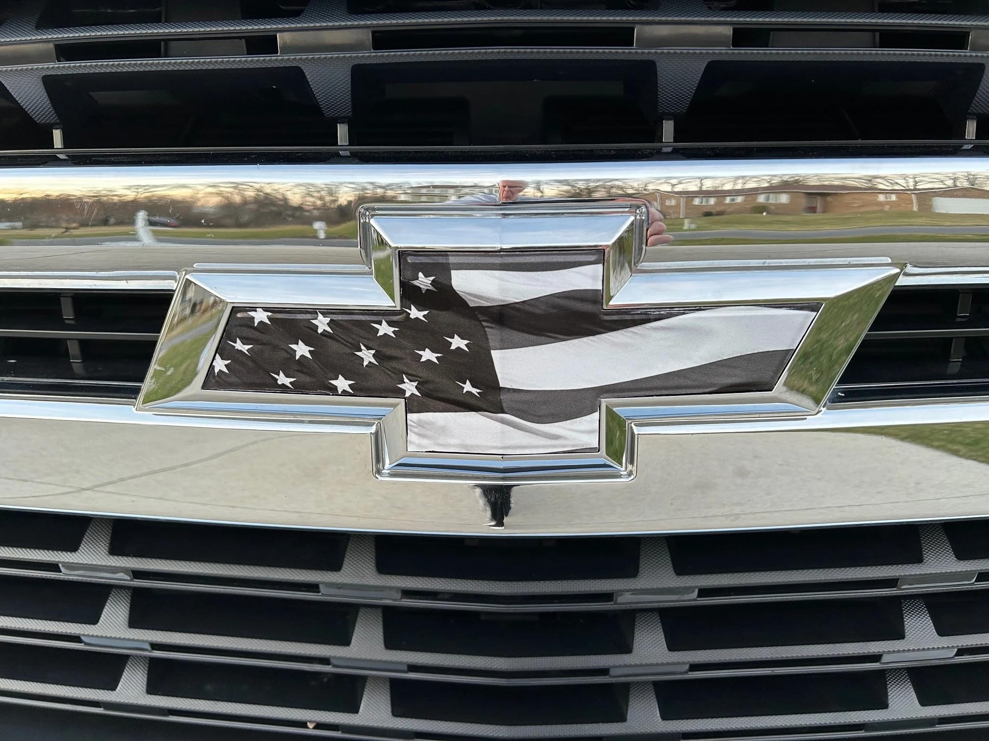 Chevrolet Accessories Bowtie Emblems In Black (FOR LT, Rst, LTZ And High Country Trim Levels With Multi-Flex Tailgate - Foto 2