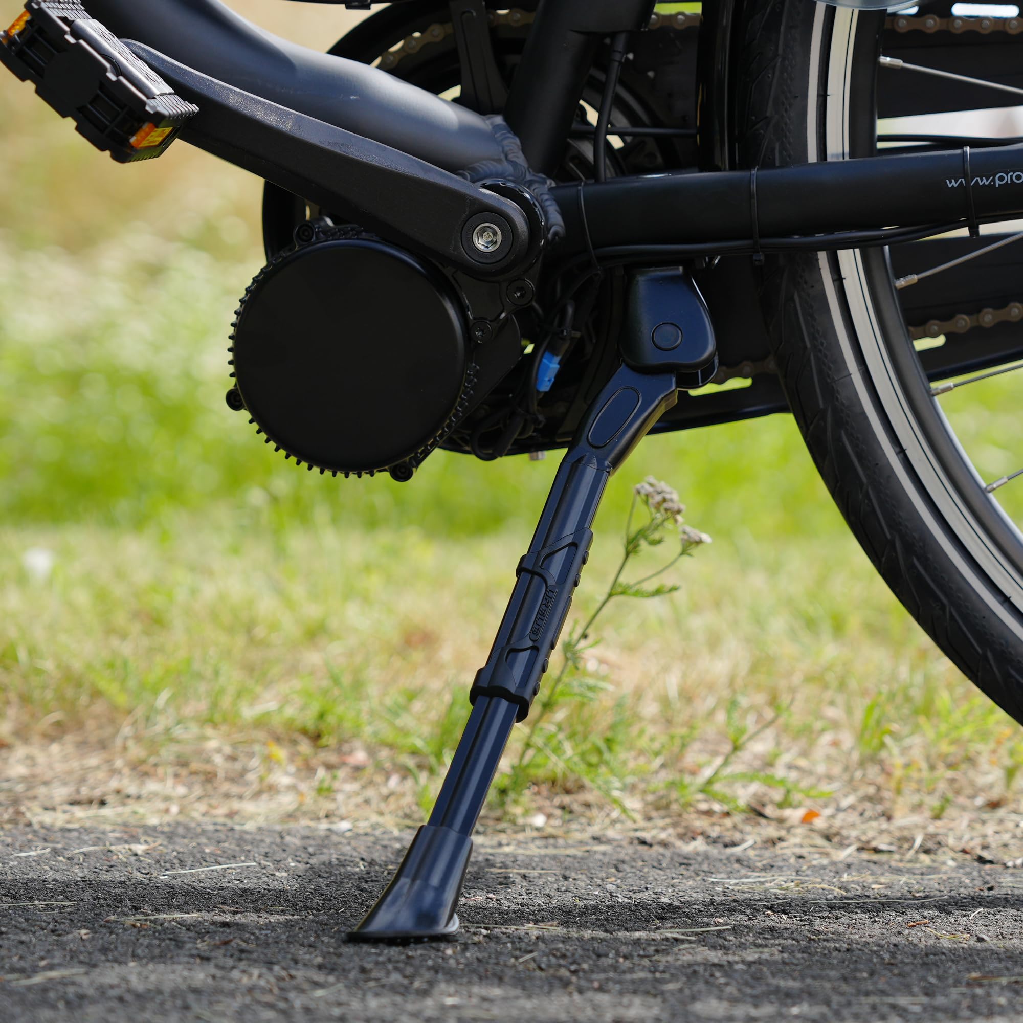 Prophete Ursus King Zijstandaard, fietsstandaard voor city- en trekkingfietsen, in hoogte verstelbaar voor 26 tot 28 inch, fietsstandaard, fietsaccessoires, aluminium, zwart