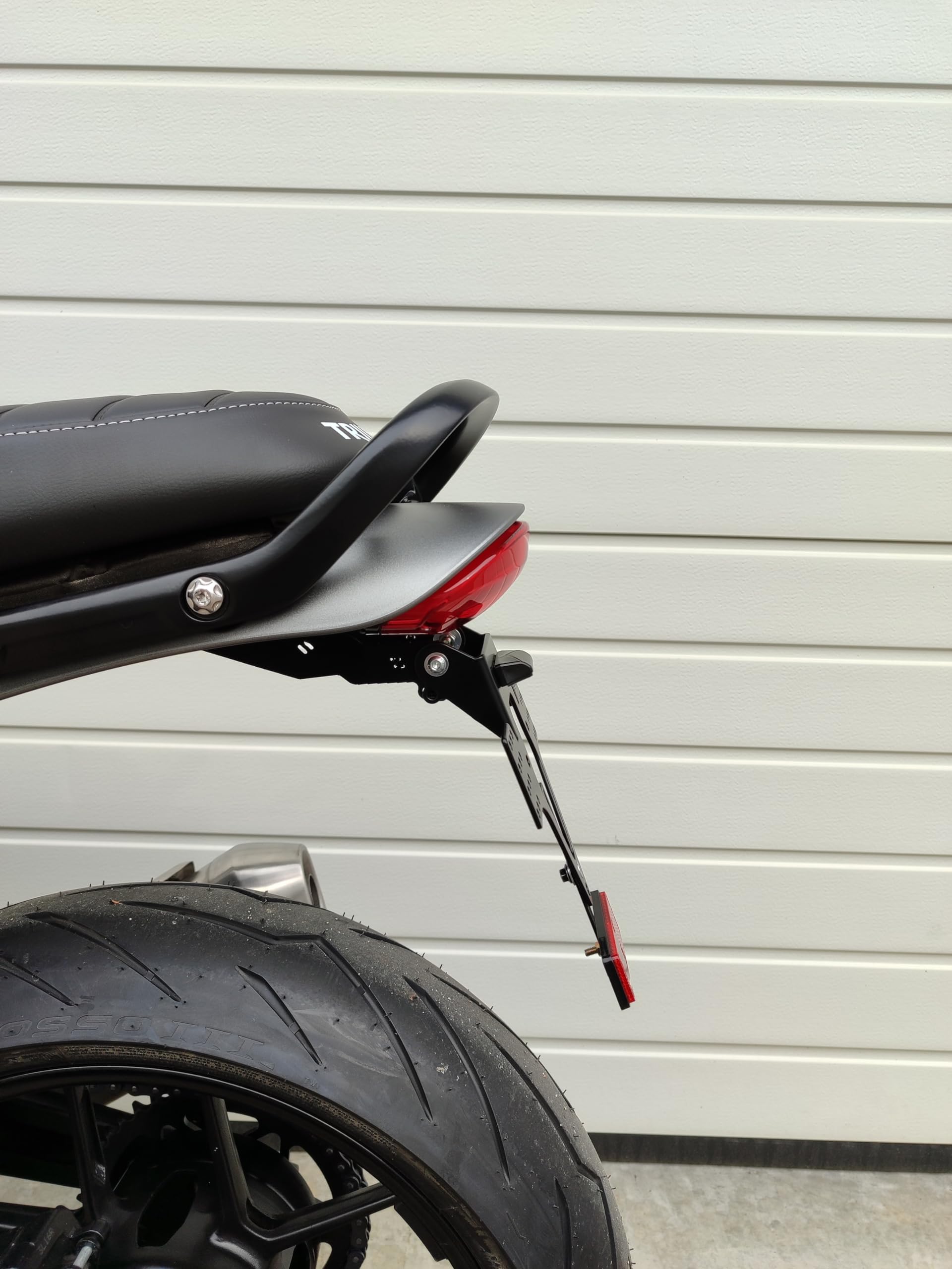 kurzer Kennzeichenhalter für Triumph Speed 400 Scrambler 400 X ab 2024 Kennzeichenträger EVO Set Tail Tidy Heckumbau kurzes Heck Classic GroFaTec Triumph speed400