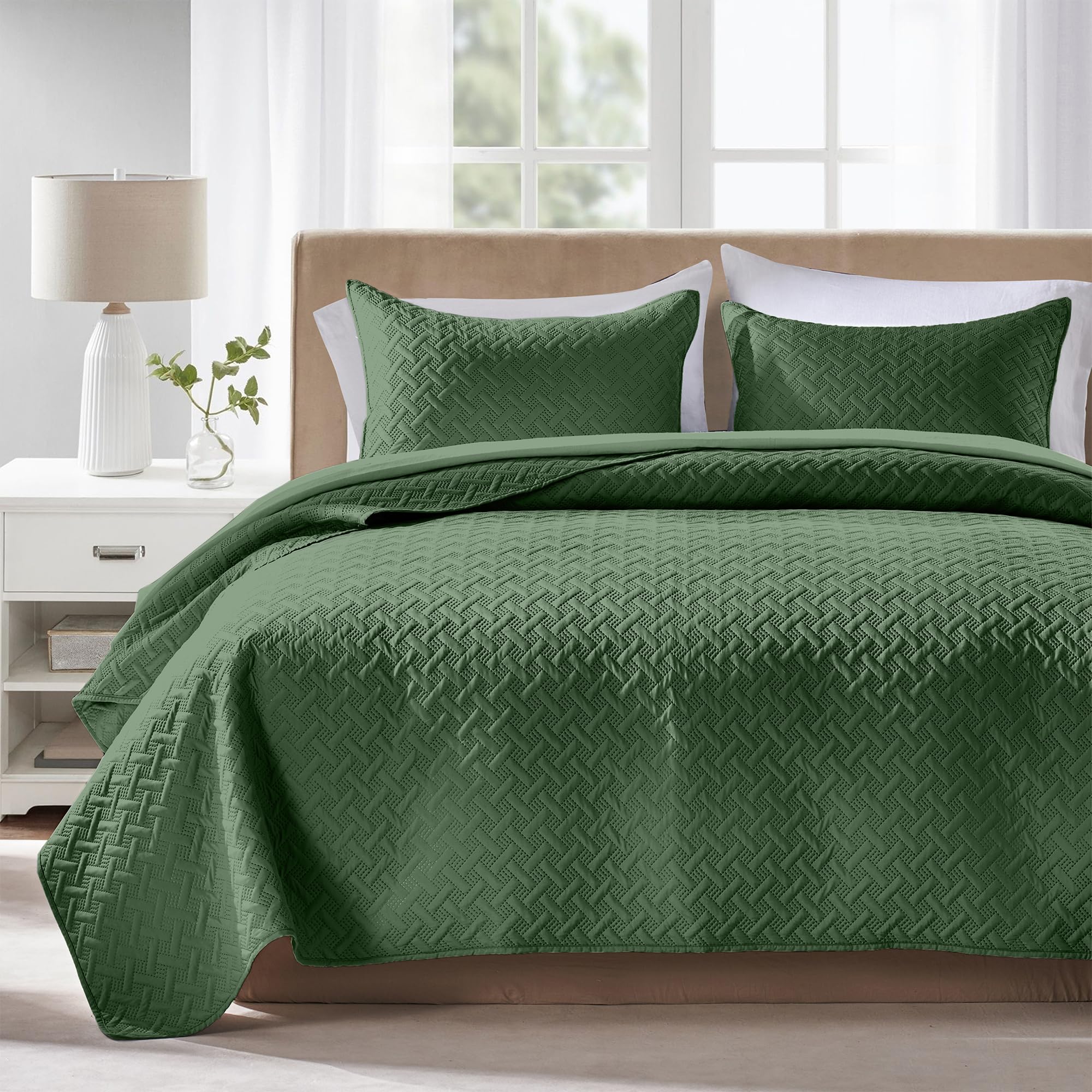 FLYMME Olive Green Twin Quilt Bedding Set Thin Lightweight Bedspreads,Modern Style Geometric Weave Stripe Pattern,Soft Microfiber Bed Coverlet for All