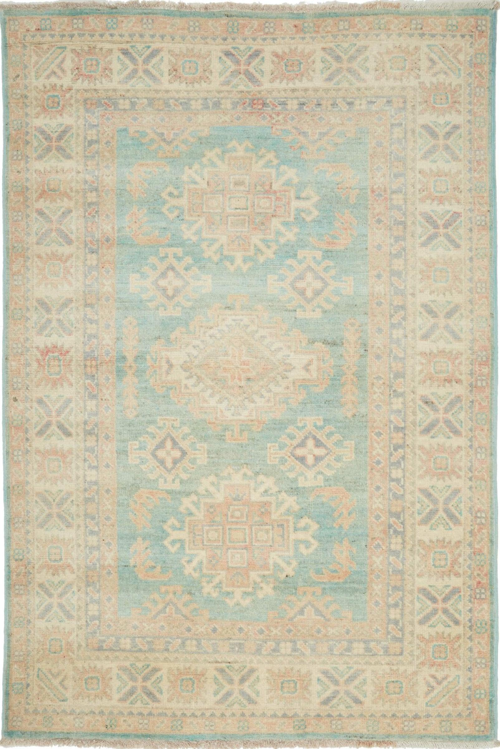 Tapis d'Orient Kazak en laine pour réchauffer un salon ou une chambre