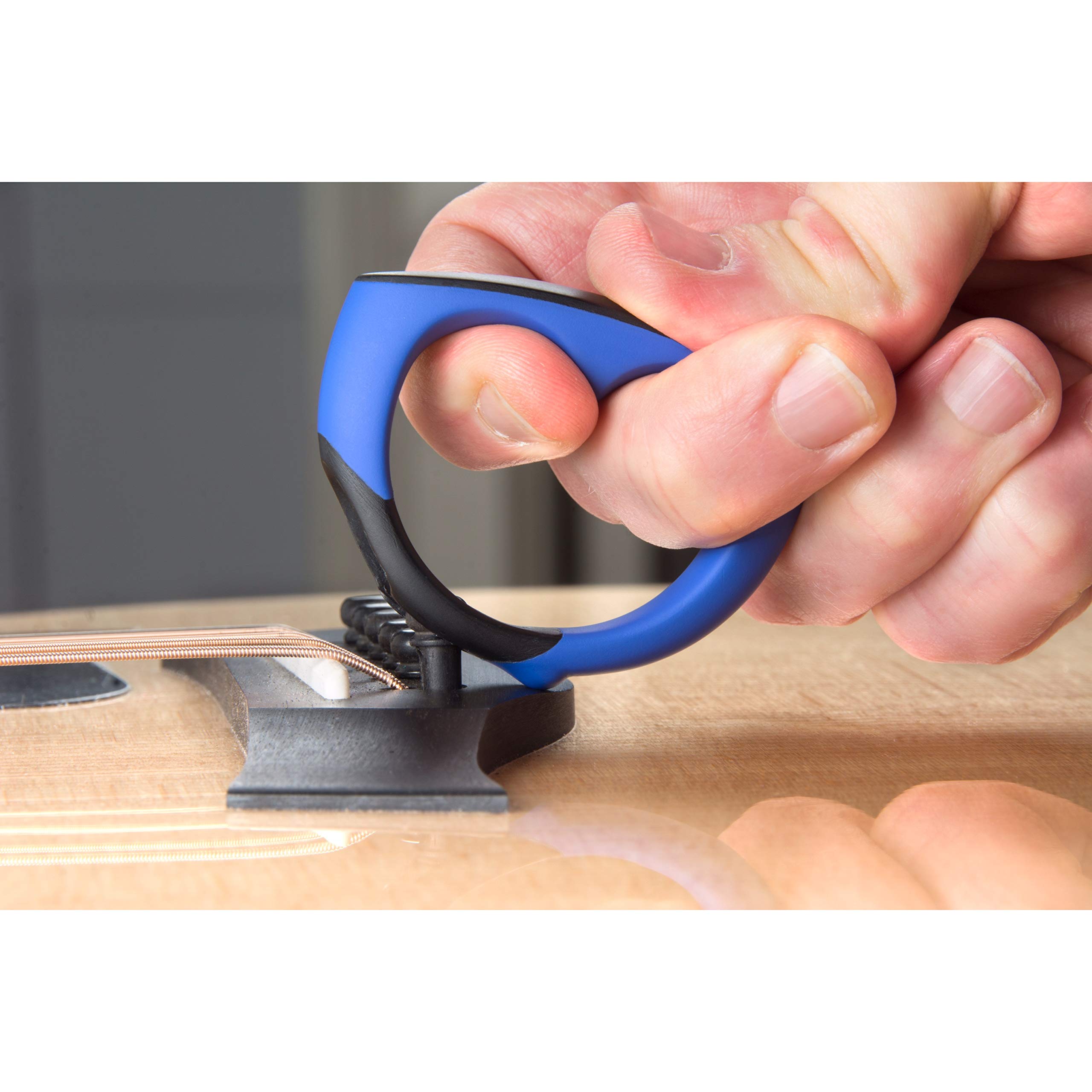 Music Nomad GRIP Winder/Cutter/Puller/10mm Wrench All in One Premium String Changing Kit per tutte le chitarre e bassi