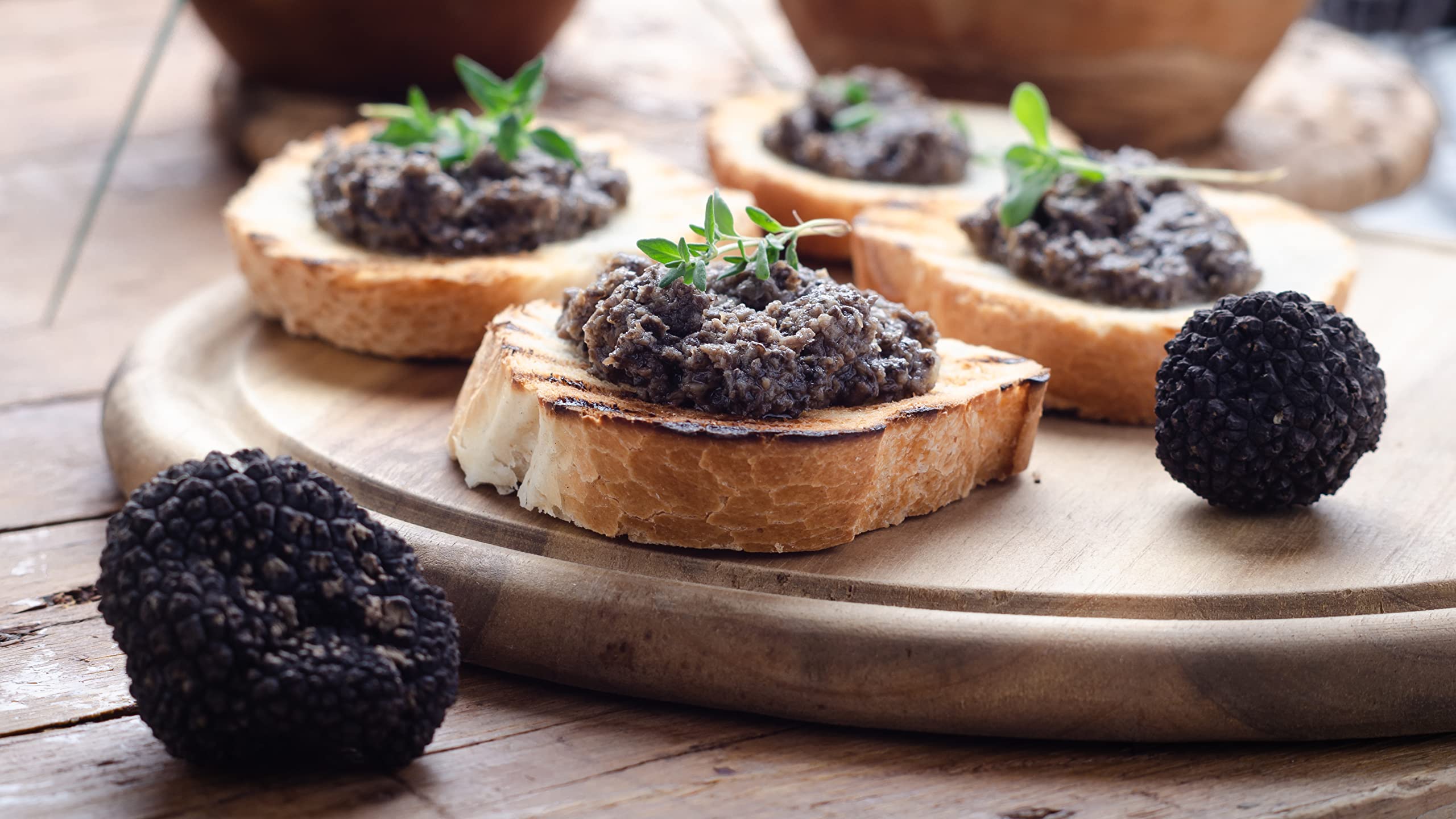 aBeiou. Salsa Tartufata 170g, prodotto extra gourmet 100% italiano, salsa artigianale, pronta all'uso, vegana vegetariana, senza glutine, salsa al tartufo nero estivo e funghi pregiati, delicatessen.
