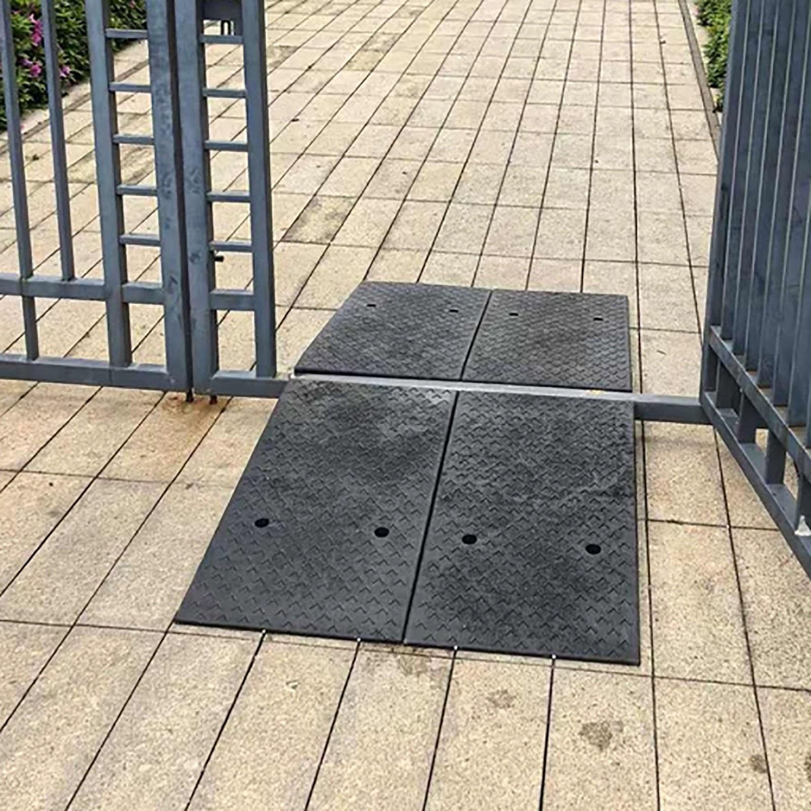 Rampa Progowa do Drzwi Wytrzymała Rampa Załadunkowa z AntypośLizgową Teksturowaną Powierzchnią do Podjazdu, Rampy Załadunkowej Chodnika Samochodu Ciężarówki Skutera Motocykla(50x80x17cm)