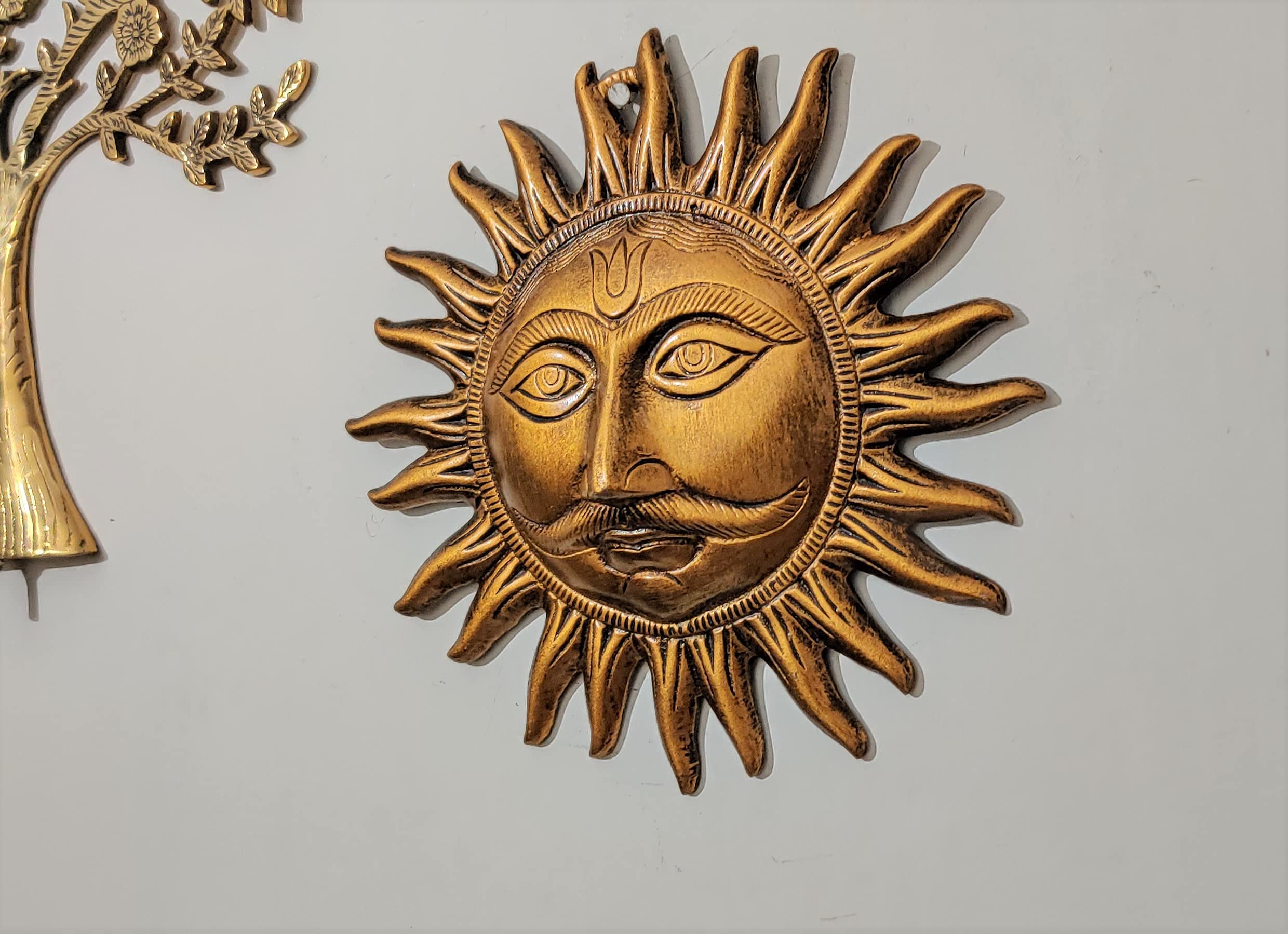 Akriti Brass Art WaresSun Face Small (L*B*H - 17.5 * 3 * 19.5 CM) Sun Surya Face Idol Sculpture for Home & Office Wall Hanging, Décor, Vastu Remedy, Made in India