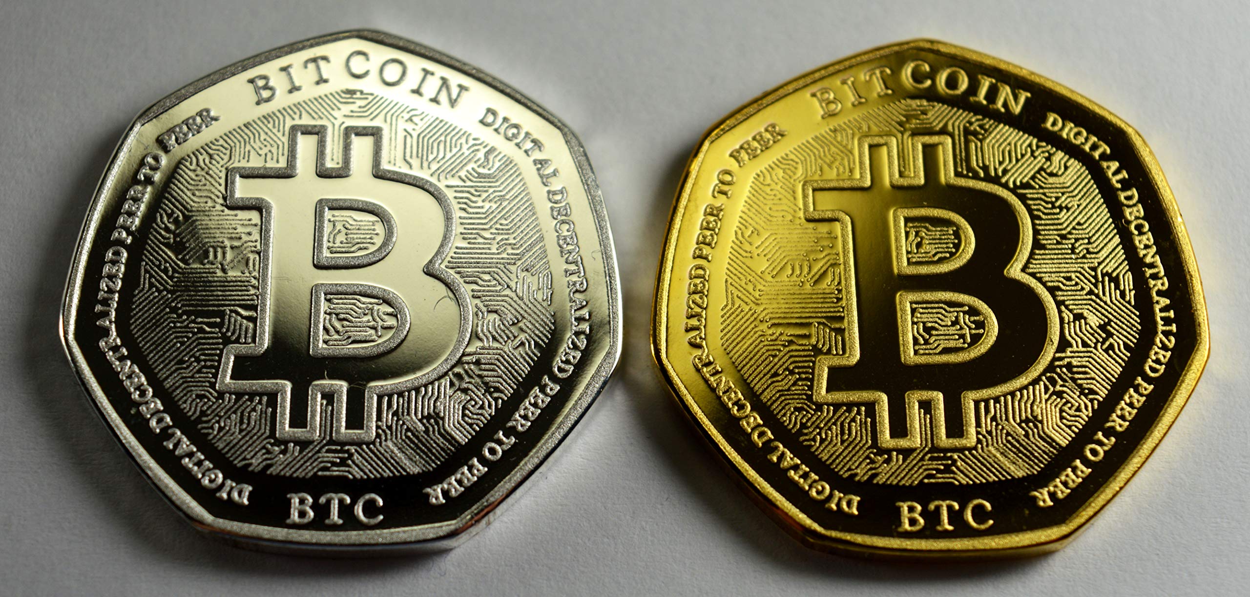 Pair of BITCOIN Silver &24ct Gold Commemorative Coins Albums/50p Collectors, Coin Hunt