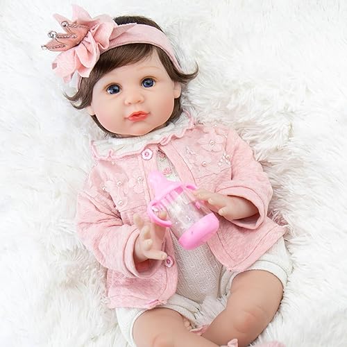 Miniatura 6 de EKOKIZ Reborn Baby Doll - Muñeca realista de 22 pulgadas, cuerpo de tela suave, muñecas de bebé recién nacido con ropa y accesorios de juguete,