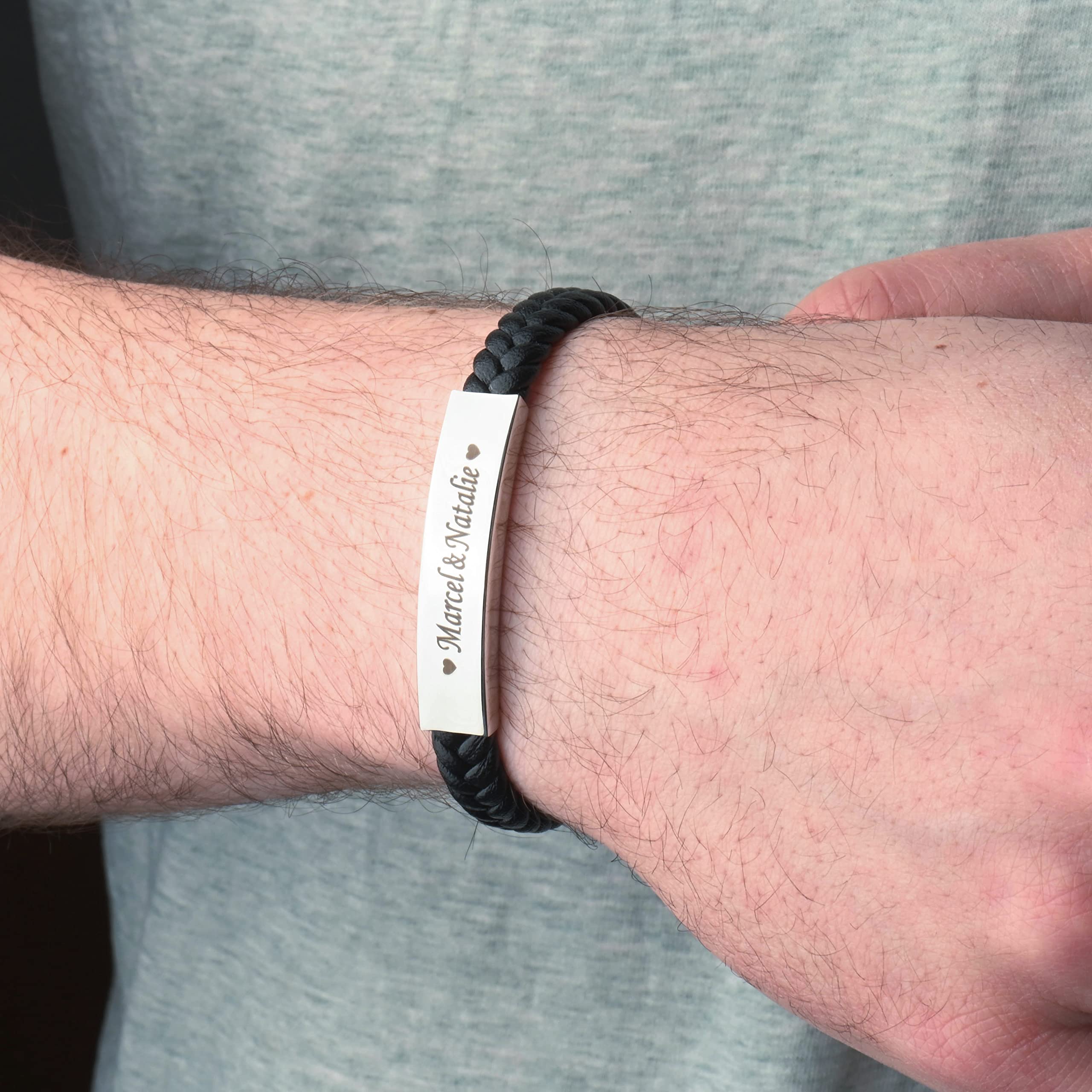 TMT Personalisiertes Leder Armband mit Gravur | braun schwarz| mit namen für Männer und Jungs Geschenk für Ihn | Jahrestag Valentinstag Geburtstag Glücksbringer