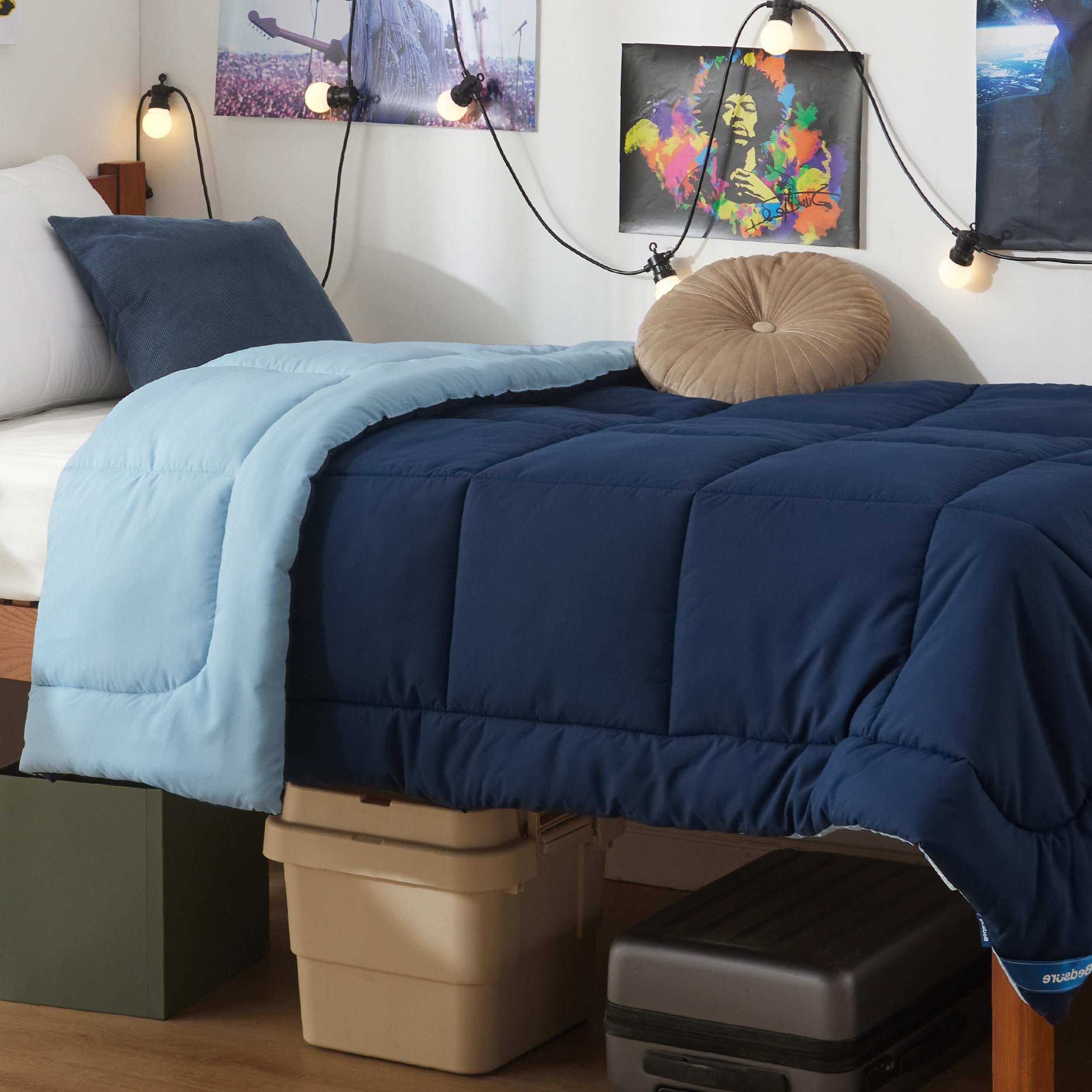 Bedsure Twin Comforter Duvet Insert, All Season Bed Comforter, Quilted Down Alternative Duvet, Box Stitched Comforters with Corner Tabs, Machine Washable, 68 x 88 Inches (Navy Blue/Blue)