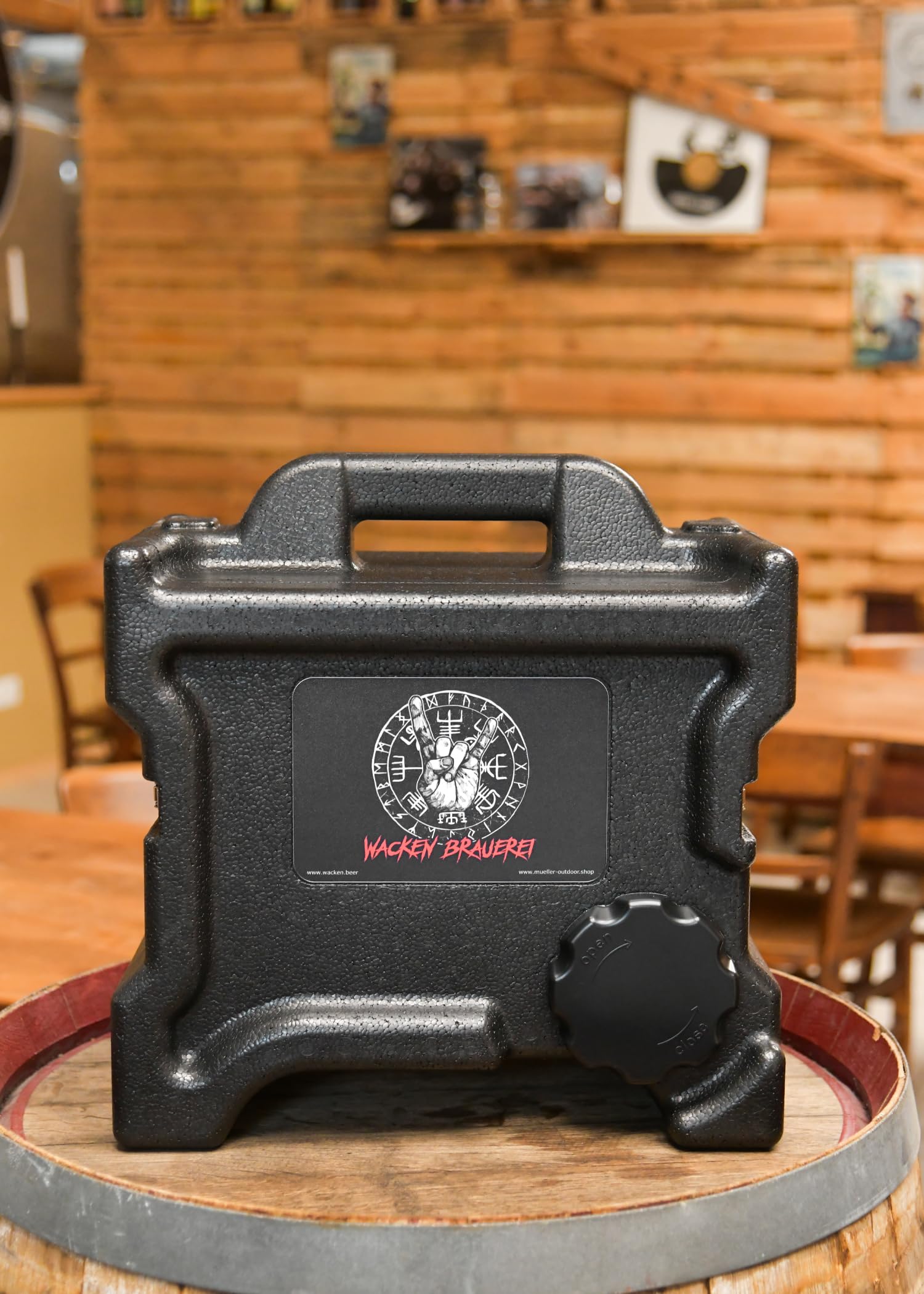 WACKEN BRAUEREI Dosenbutler Bierkühlbox für 12 Bierdosen | Passive Kühlbox für bis zu 0,5 Liter Dosen, Beer Box für Festival, Outdoor, Grillen