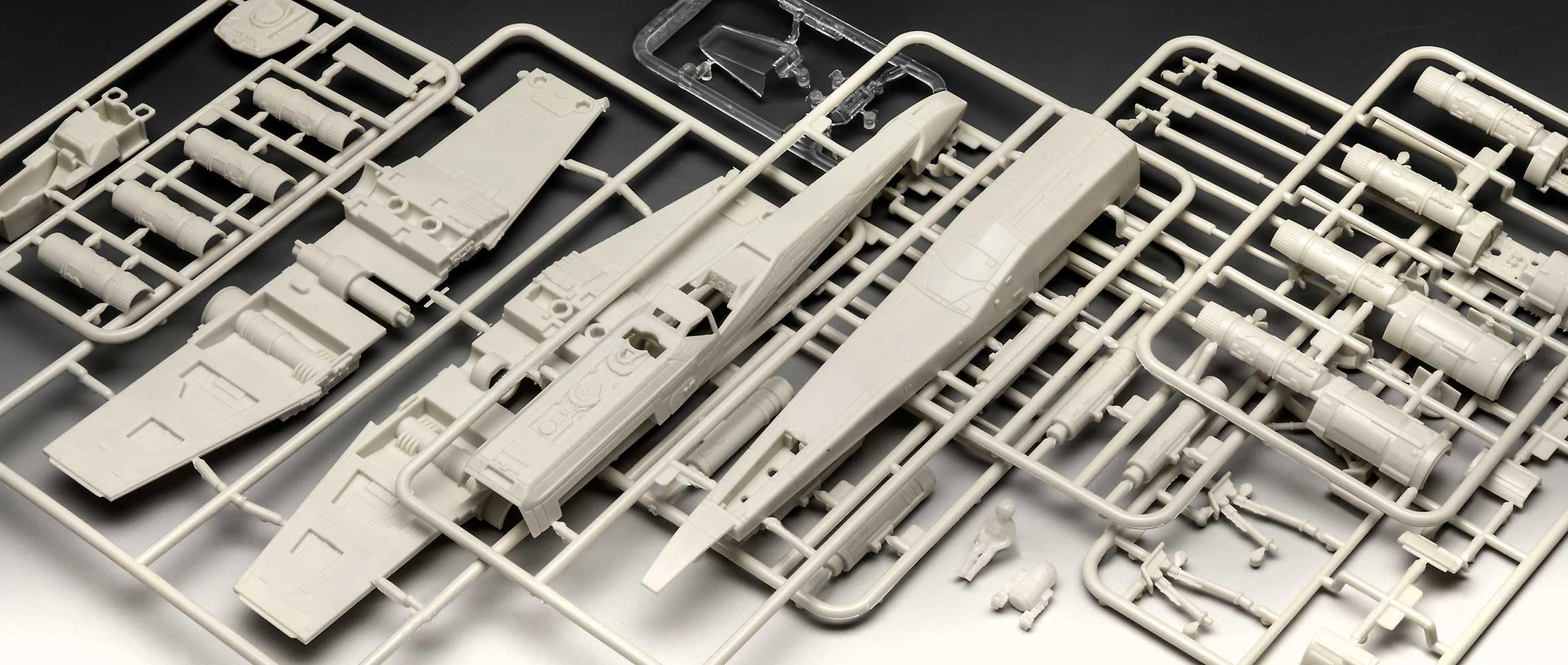 Revell 06790 Carson Teva's X-Wing Fighter : The Mandalorian 1:57 Scale Unbuilt/Unpainted Plastic Model Kit