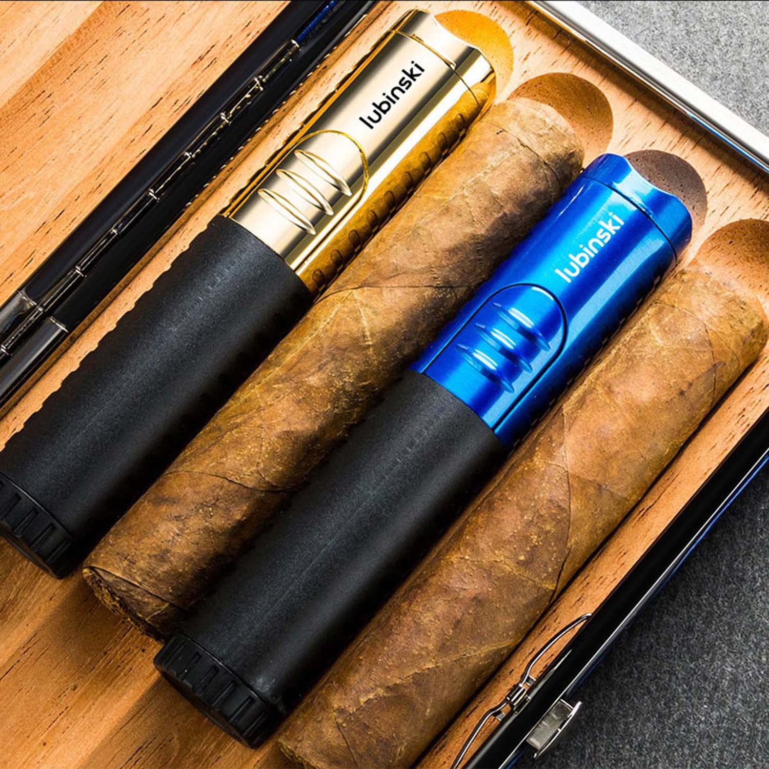 Cigarro Encendedor Portátil Titular de Cigarros Superior Soplete de Butano Llama de Chorro Potente Ajustable a Prueba de Viento Recargable Humidor Tamaño (Gasolina No Incluida)