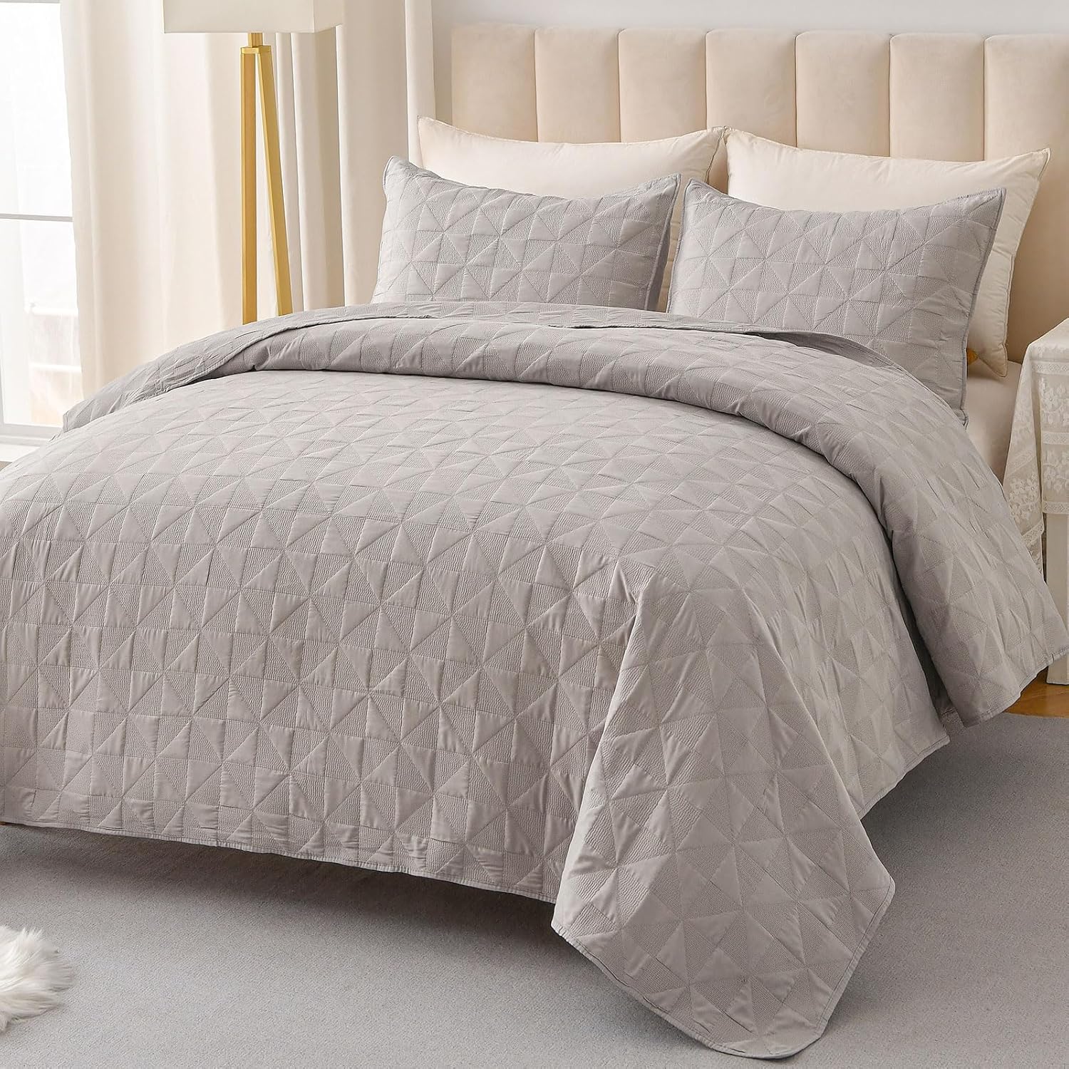 OARAGE King/Cal King Size Quilt Bedding Set Light Grey (110" x 96"),Soft Lightweight Summer Quilted Bedspread,3 Pieces Modern Microfiber Coverlet Set With Shams for All Season (1 Quilt,2 Pillow Shams) Light Grey King/Cal King(110"x96")