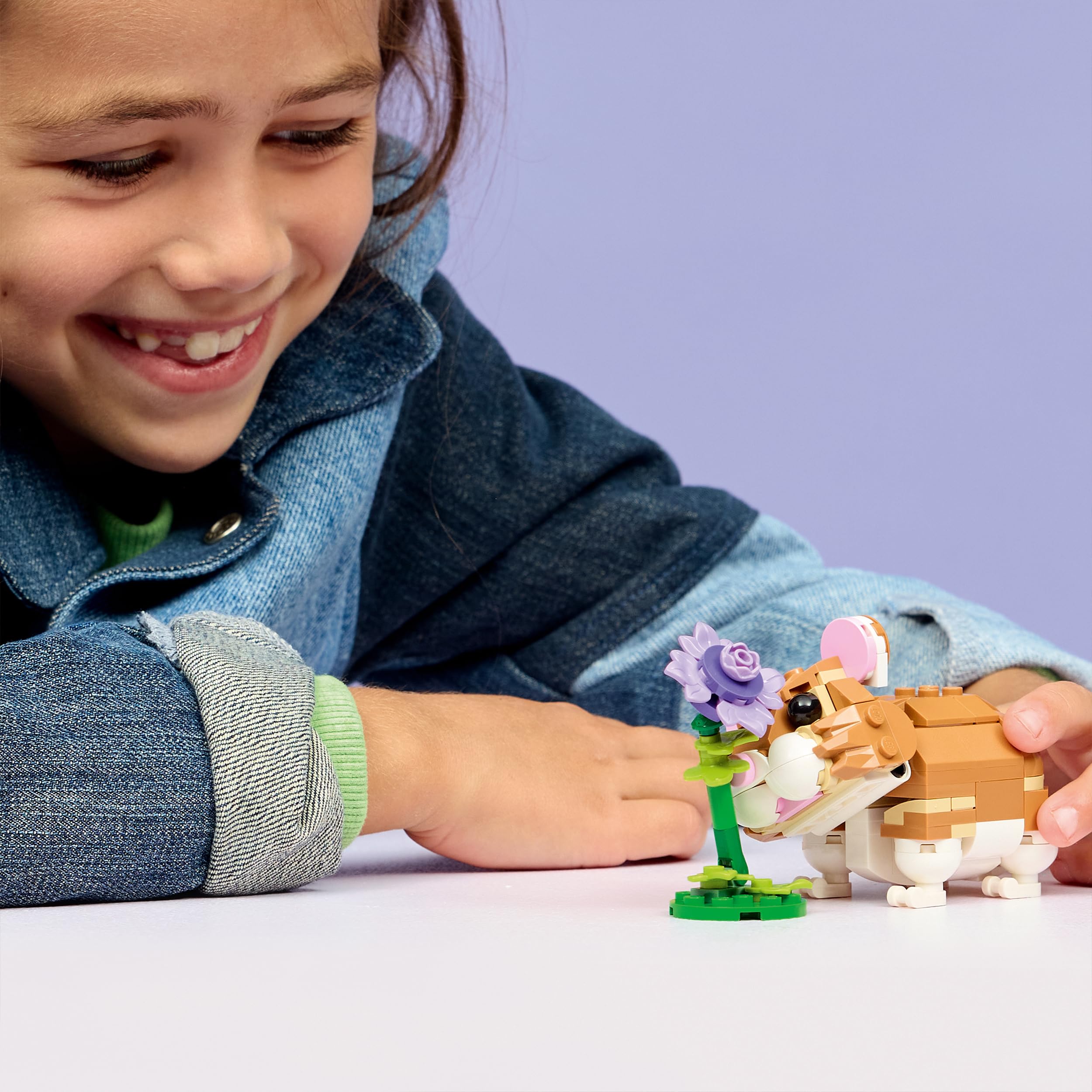 LEGO Creator 3-en-1 L’Adorable Hamster et la Fleur - Figurine d'animal se Transformant en Aigle ou Hérisson - Idée de Décoration Intérieure DIY - Cadeau d'anniversaire Fille ou Garçon dès 7 Ans 31376