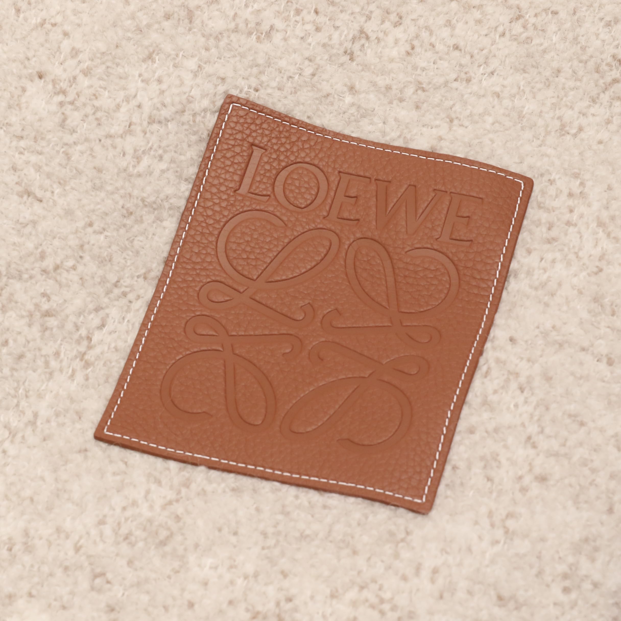 Amazon｜[ロエベ] ブランケット レディース 大判 192X140cm アナグラム