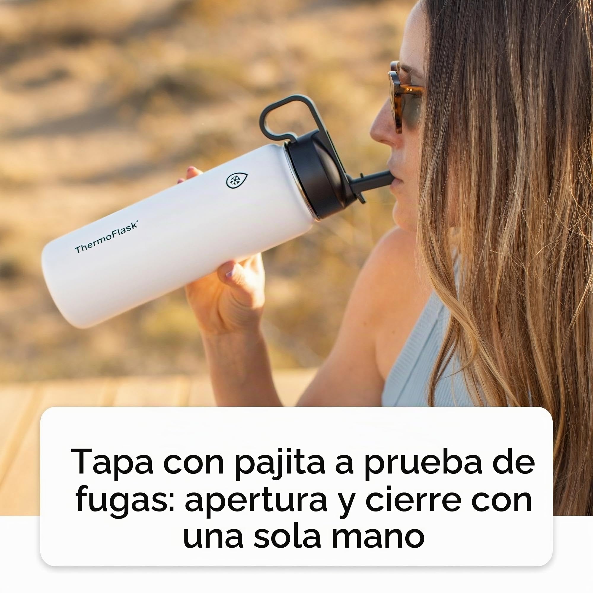 ThermoFlask Botella de 24 oz con boquilla y tapa con pajita - Acero inoxidable, aislamiento de doble pared y libre de BPA - A prueba de fugas, reutilizable - Blanco/Coral (Paquete de 2)