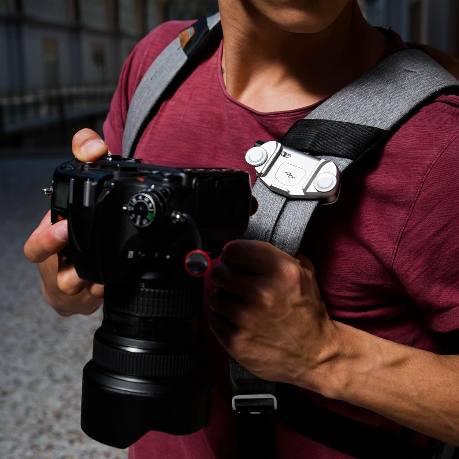 Peak Design Capture Camera Clip V3 Solo, Silver Clip Only, Holds DSLR, Compact and Point and Shoot Bodies, Secure, Stable and Accessible, Attaches to Straps and Belts, Quick Release, 200 lb Capacity