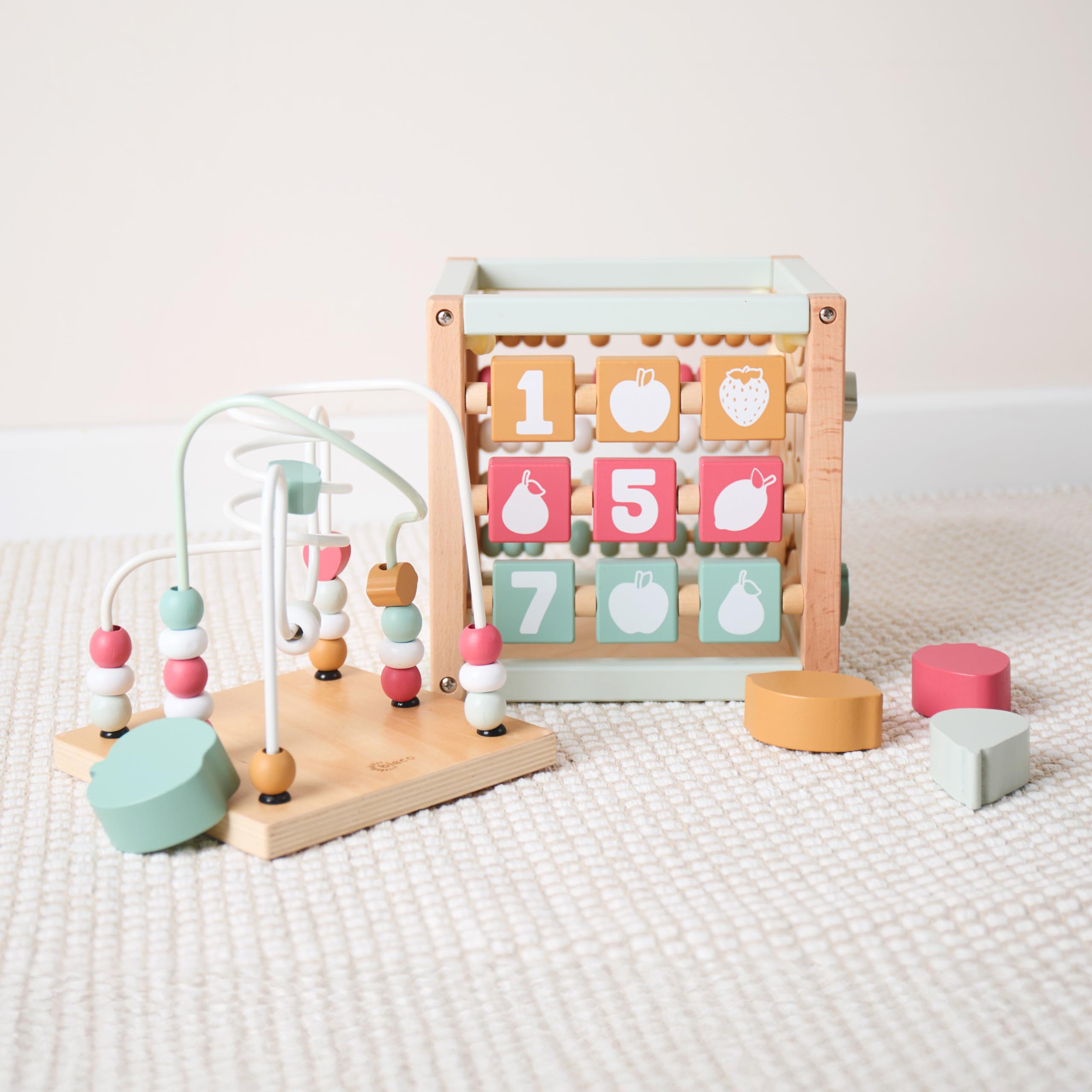 Bieco Kostka motoryczna Berry z ekologicznego drewna FSC® Baby Activity Center Montessori drewniana zabawka od 1 roku życia